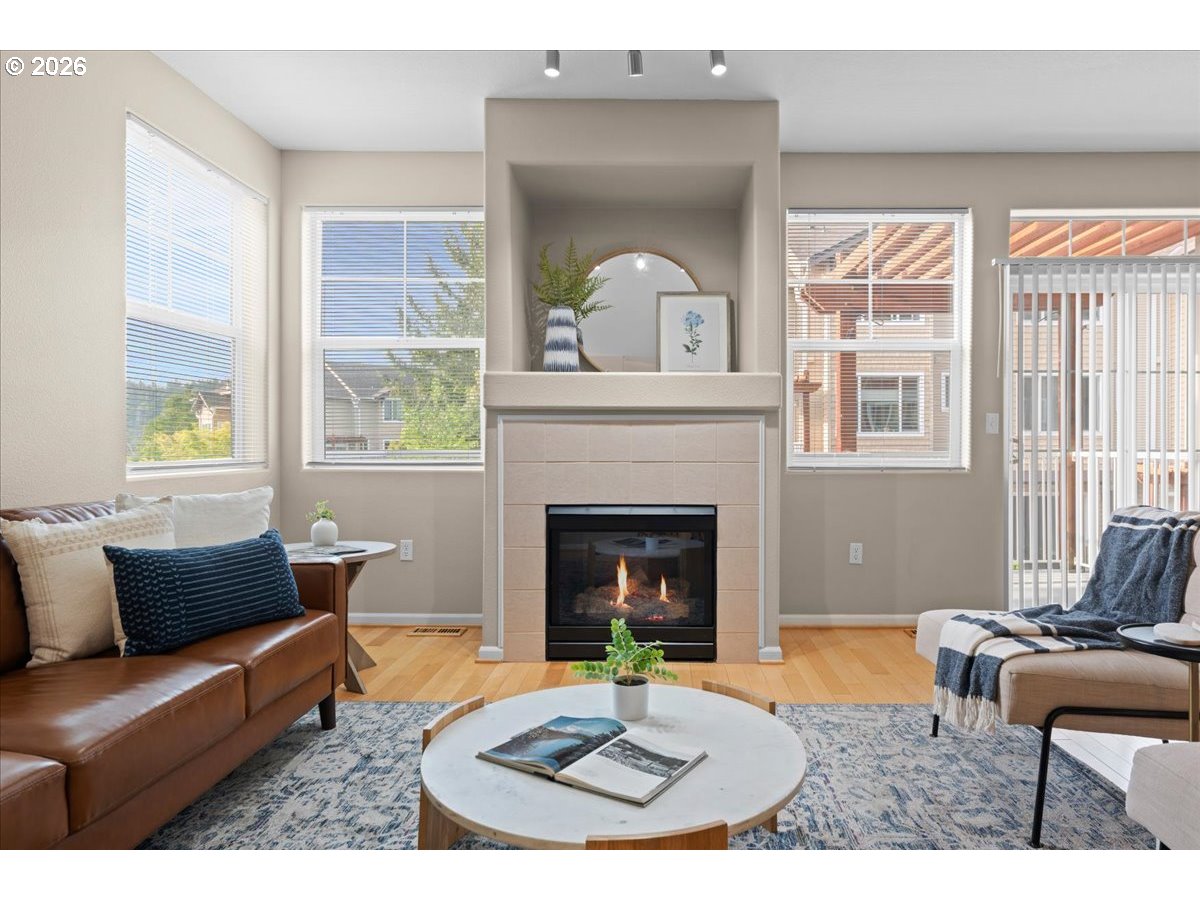 Photo #4: 380439834 Listing: Photo #4