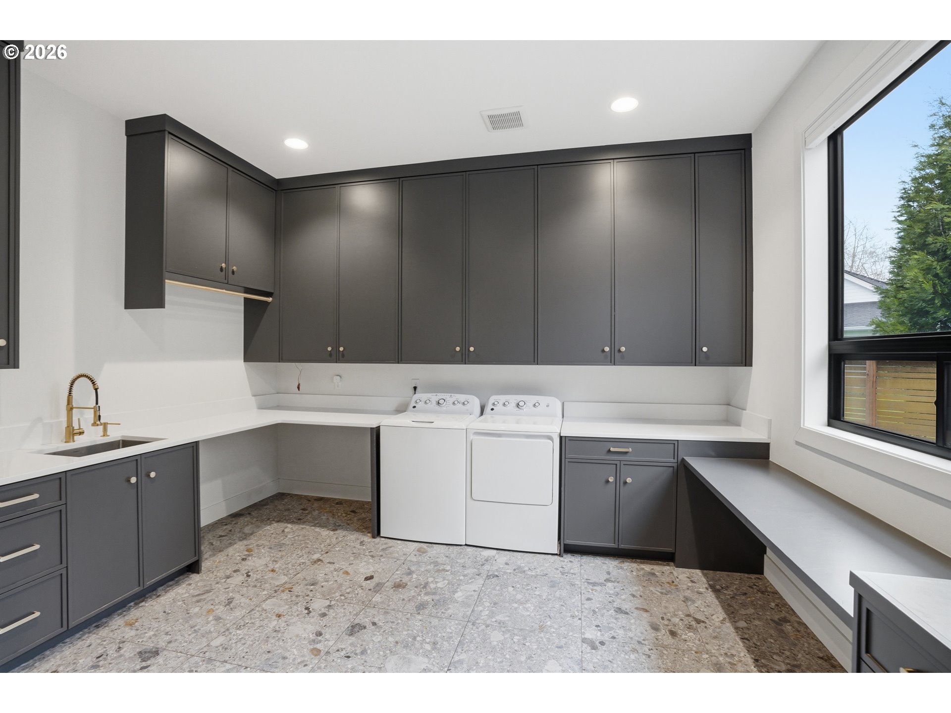 121 S SANTA FE CT, Vancouver, WA, 98661