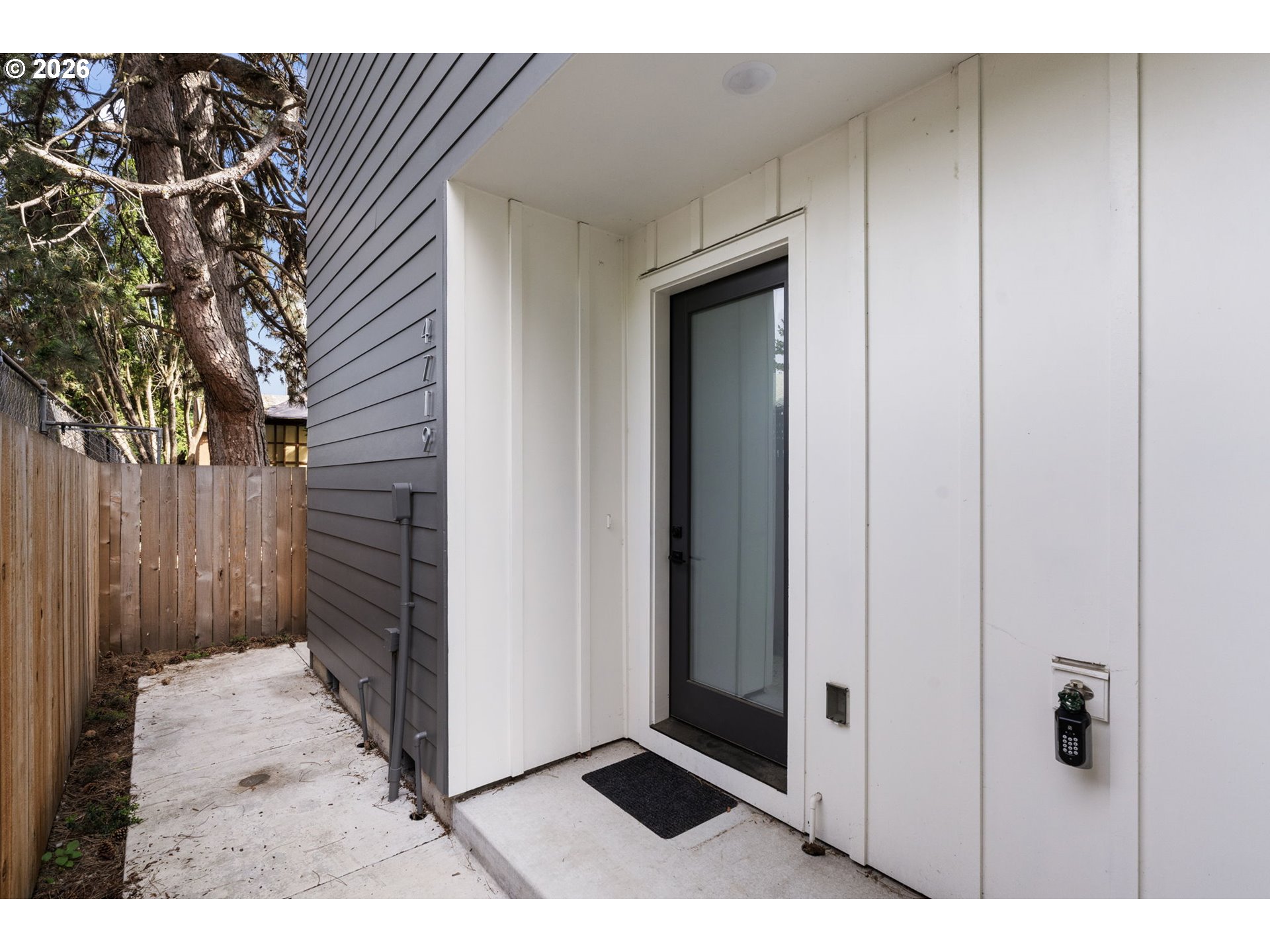 Photo #8: 380632686 Listing: Photo #8