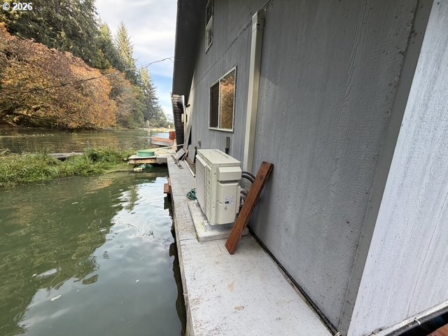Siltcoos Lk Float Hm, Westlake, OR 97493