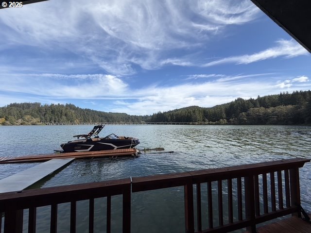 Siltcoos Lk Float Hm, Westlake, OR 97493