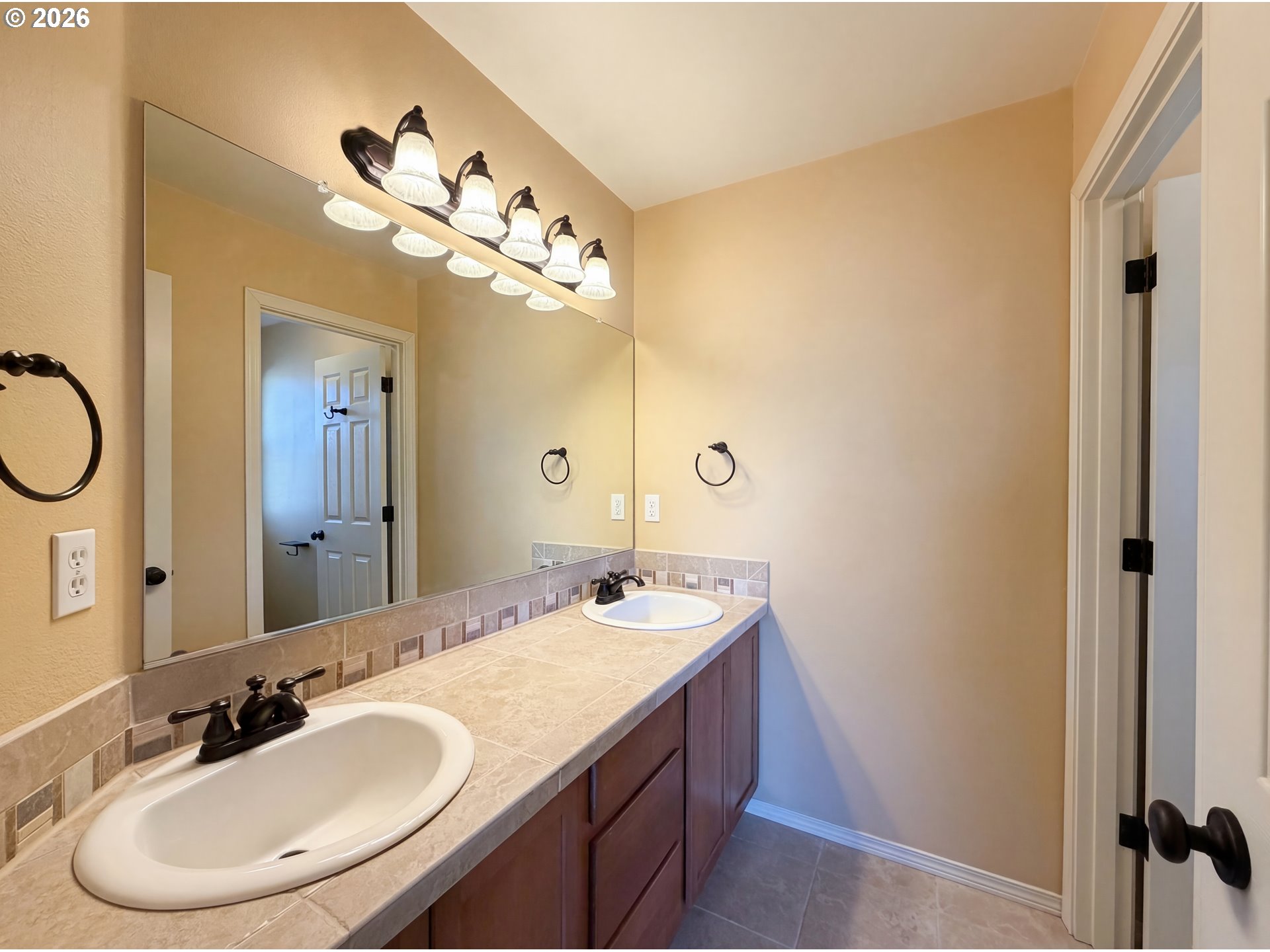 1402 NE EDGEFIELD ST, Hillsboro, OR, 97124