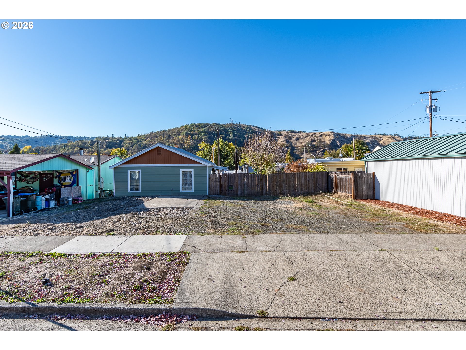 1618 SE COBB ST, Roseburg, OR 97470
