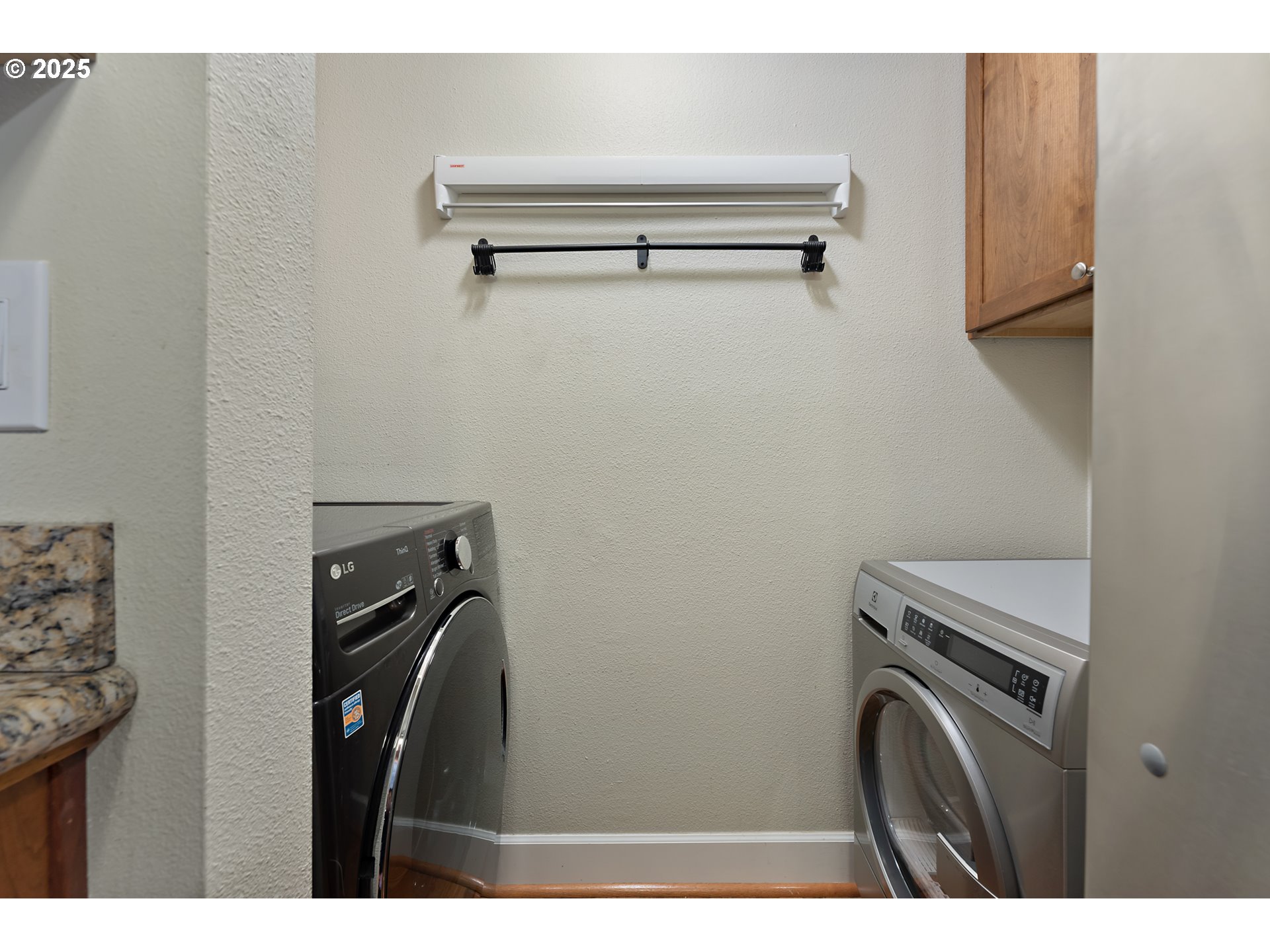 Photo #6: 383860586 Listing: Photo #6