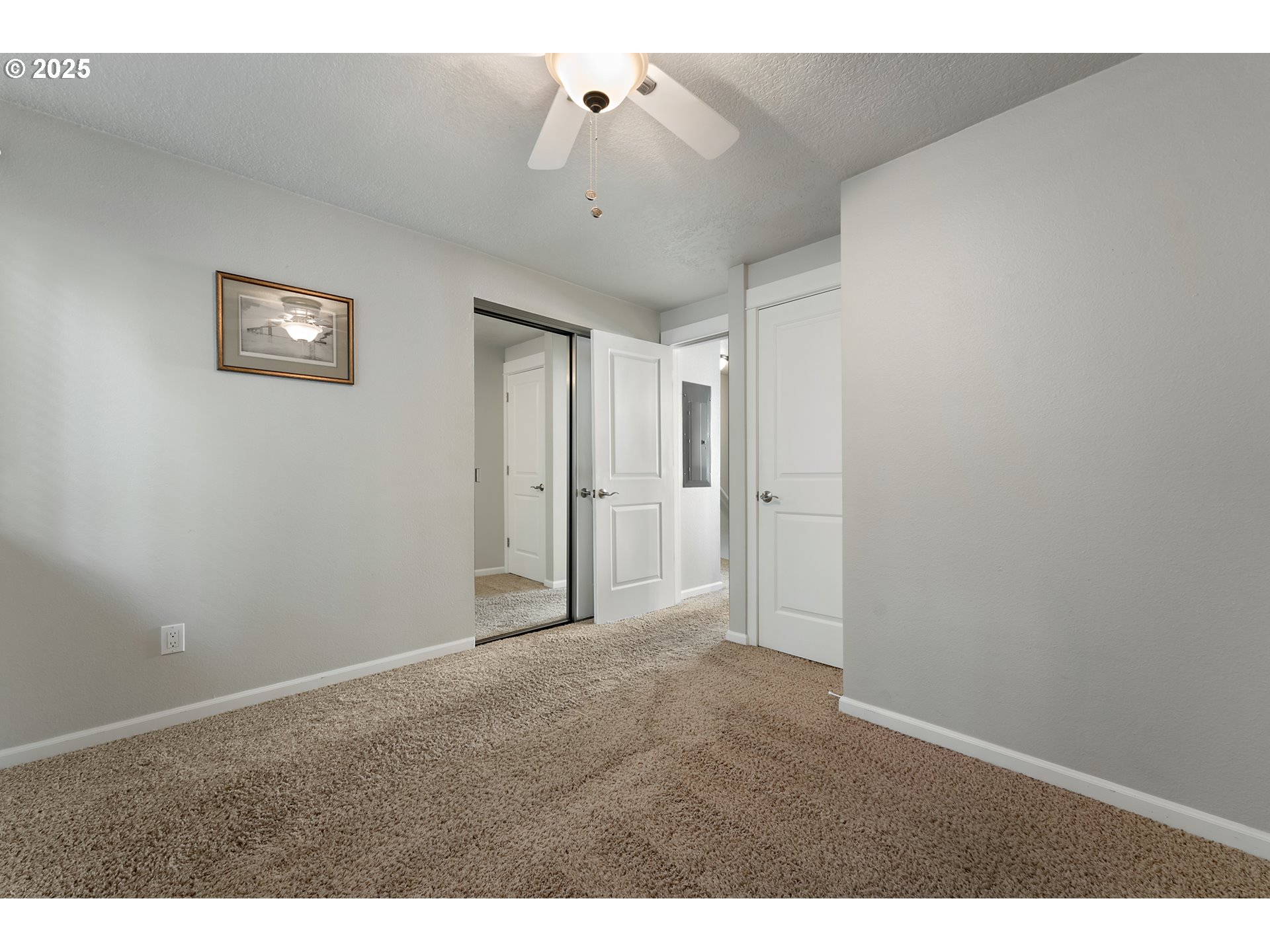 Photo #8: 383860586 Listing: Photo #8