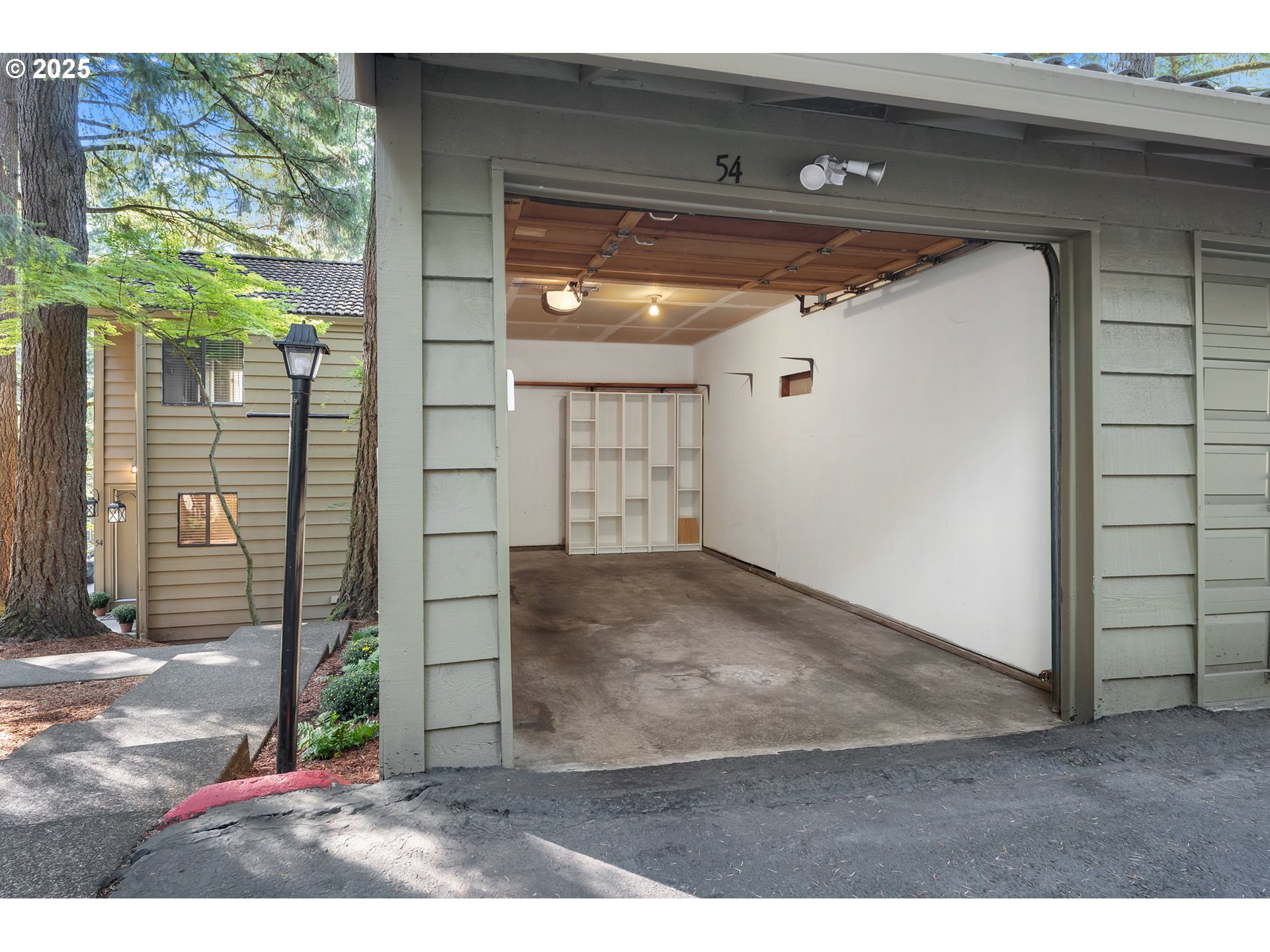 Photo #3: 383860586 Listing: Photo #3