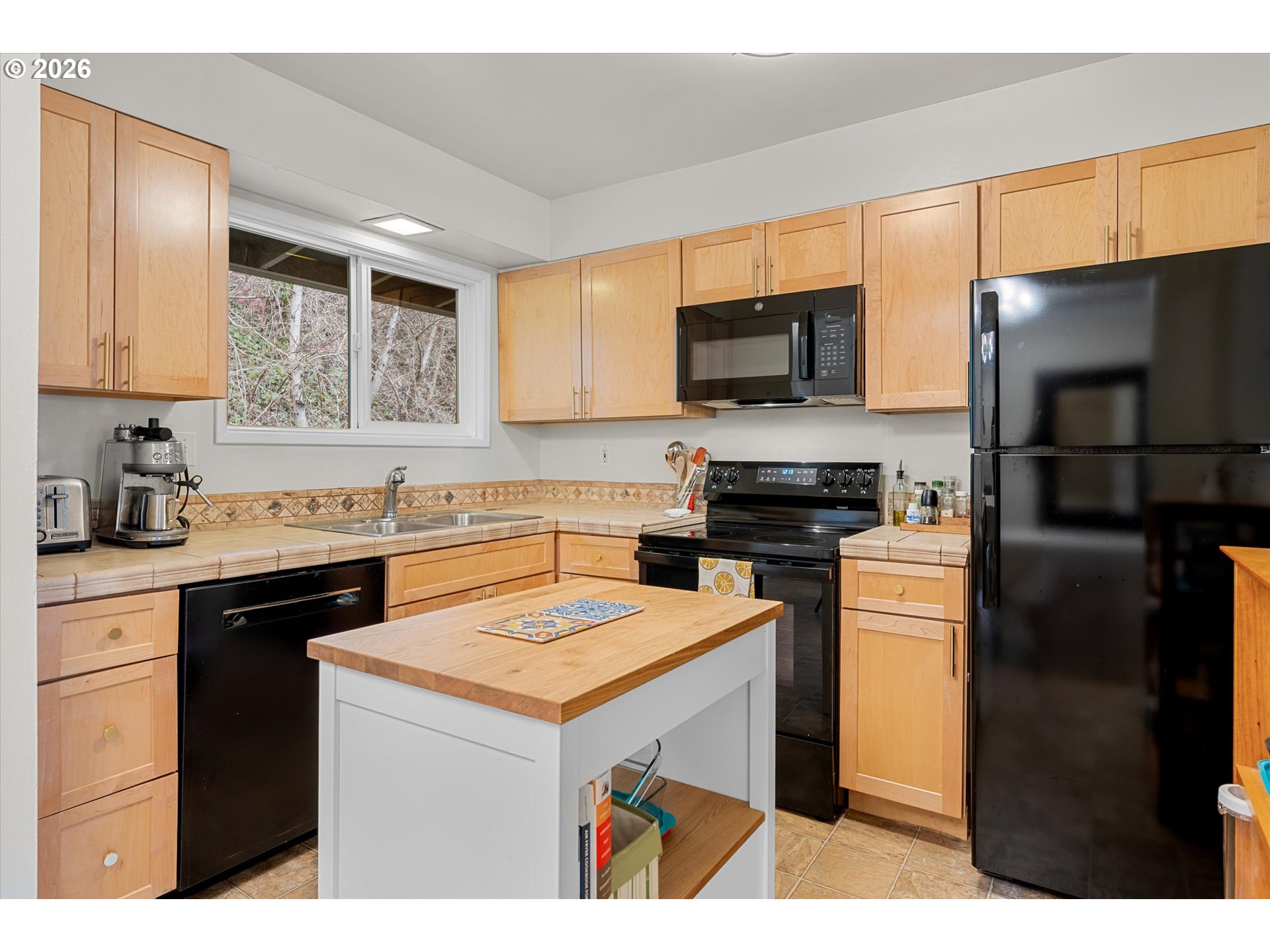 Photo #18: 384729798 Listing: Photo #18