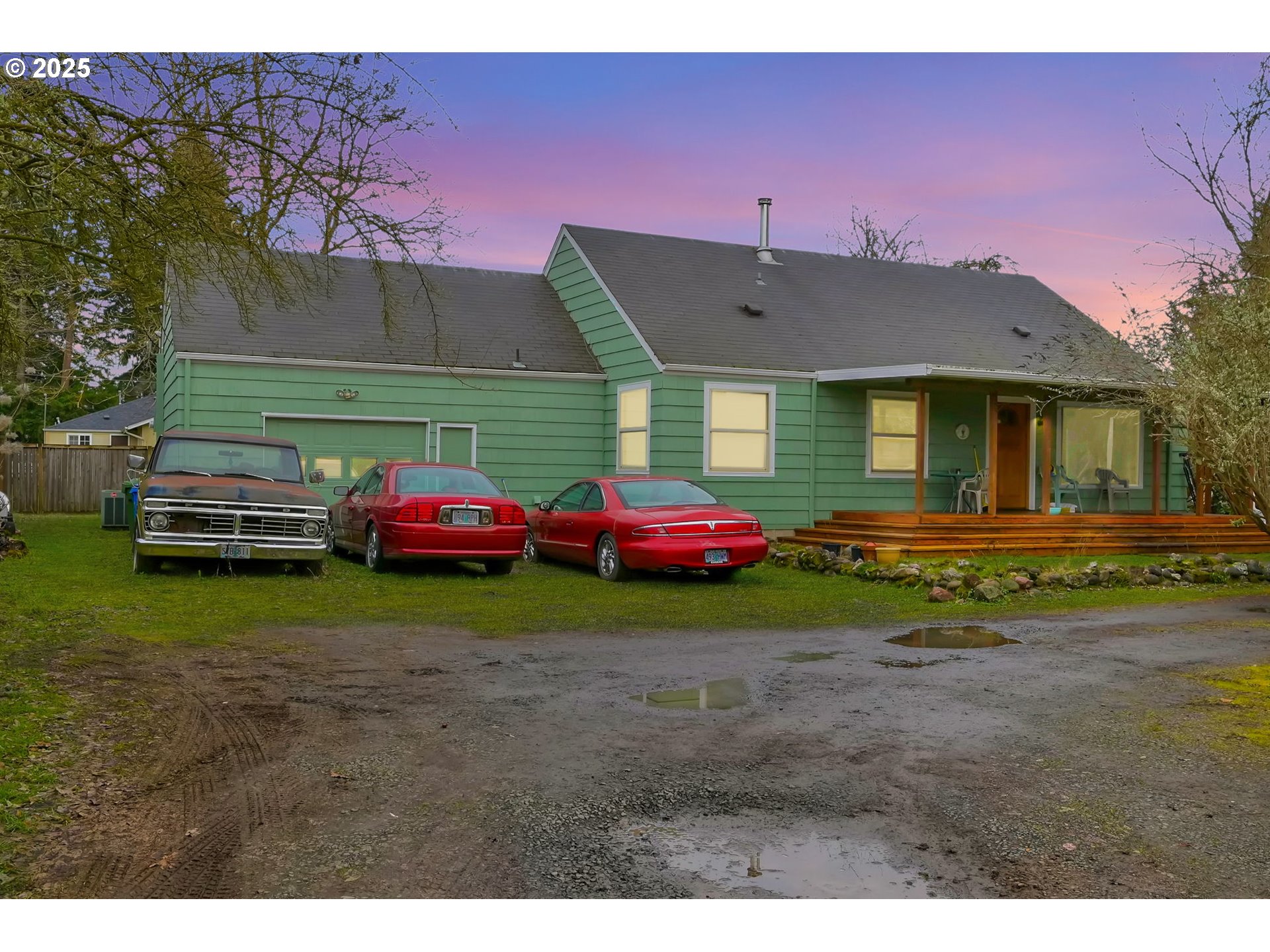 Photo of 2065 IRWIN WAY Eugene OR 97402