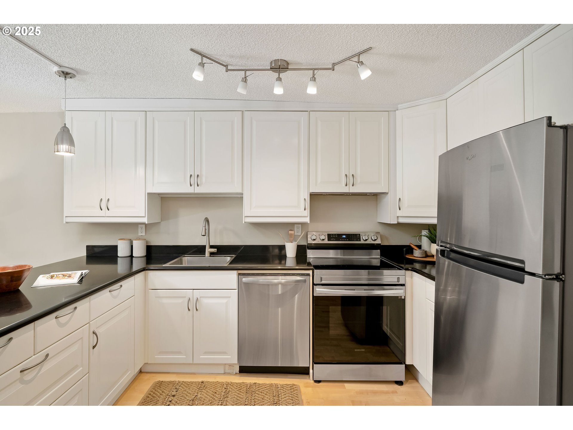 Photo #19: 386944463 Listing: Photo #19