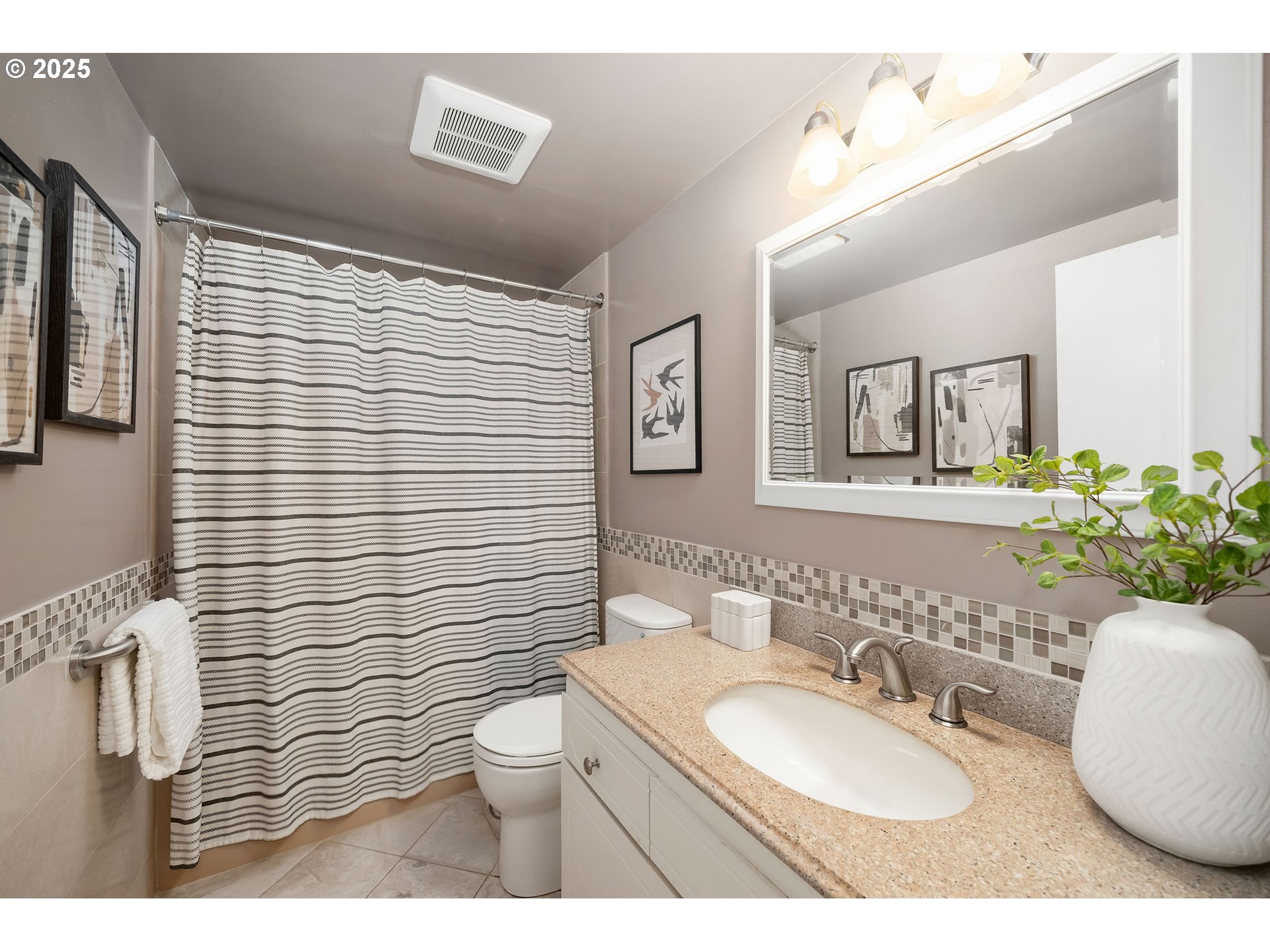 Photo #23: 386944463 Listing: Photo #23