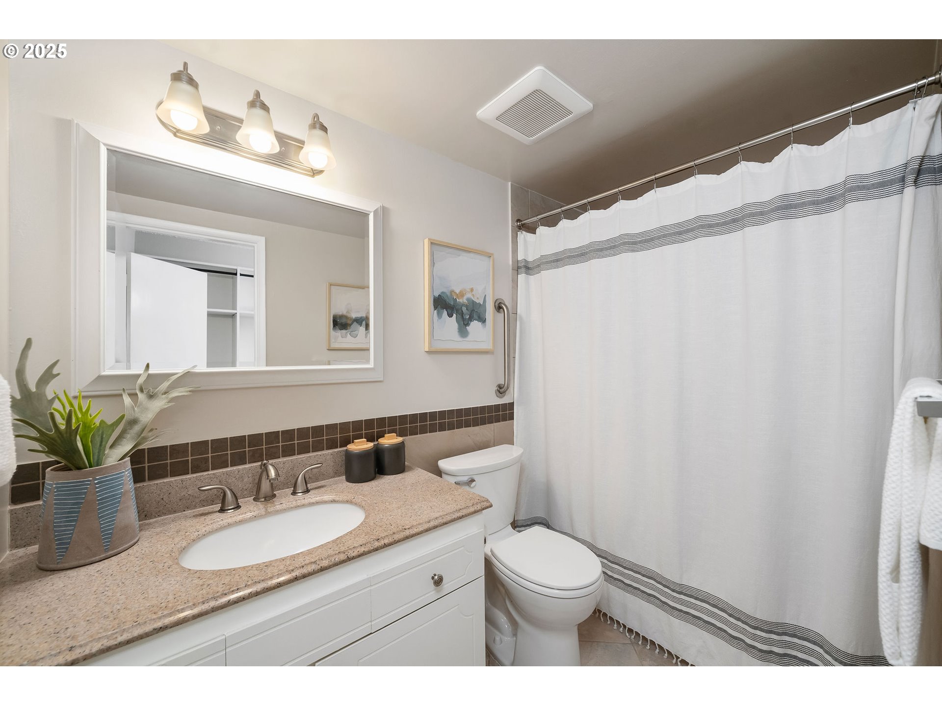 Photo #27: 386944463 Listing: Photo #27