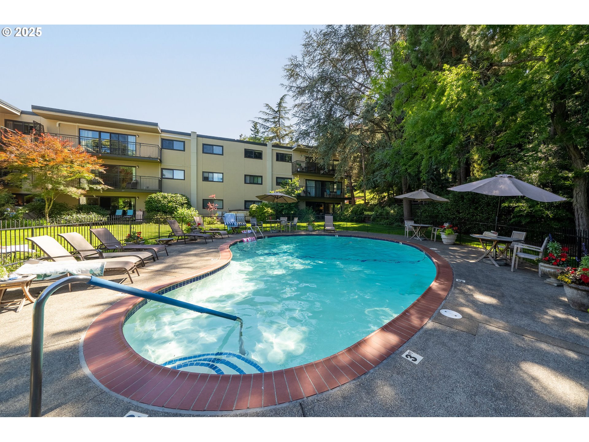 Photo #30: 386944463 Listing: Photo #30