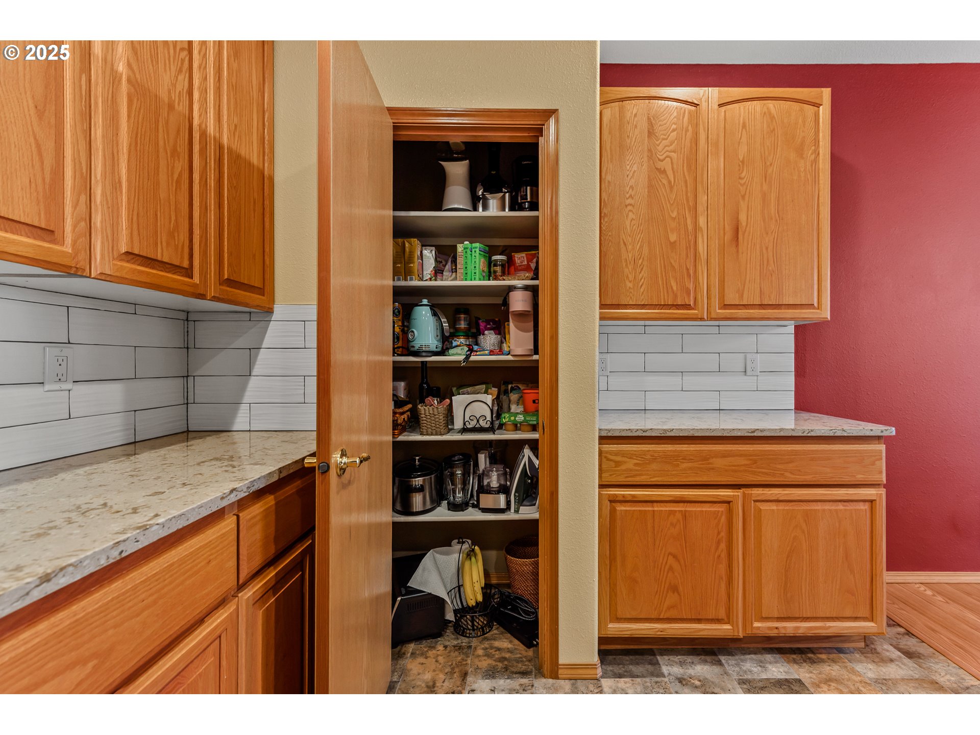 Photo #3: 387907410 Listing: Photo #3