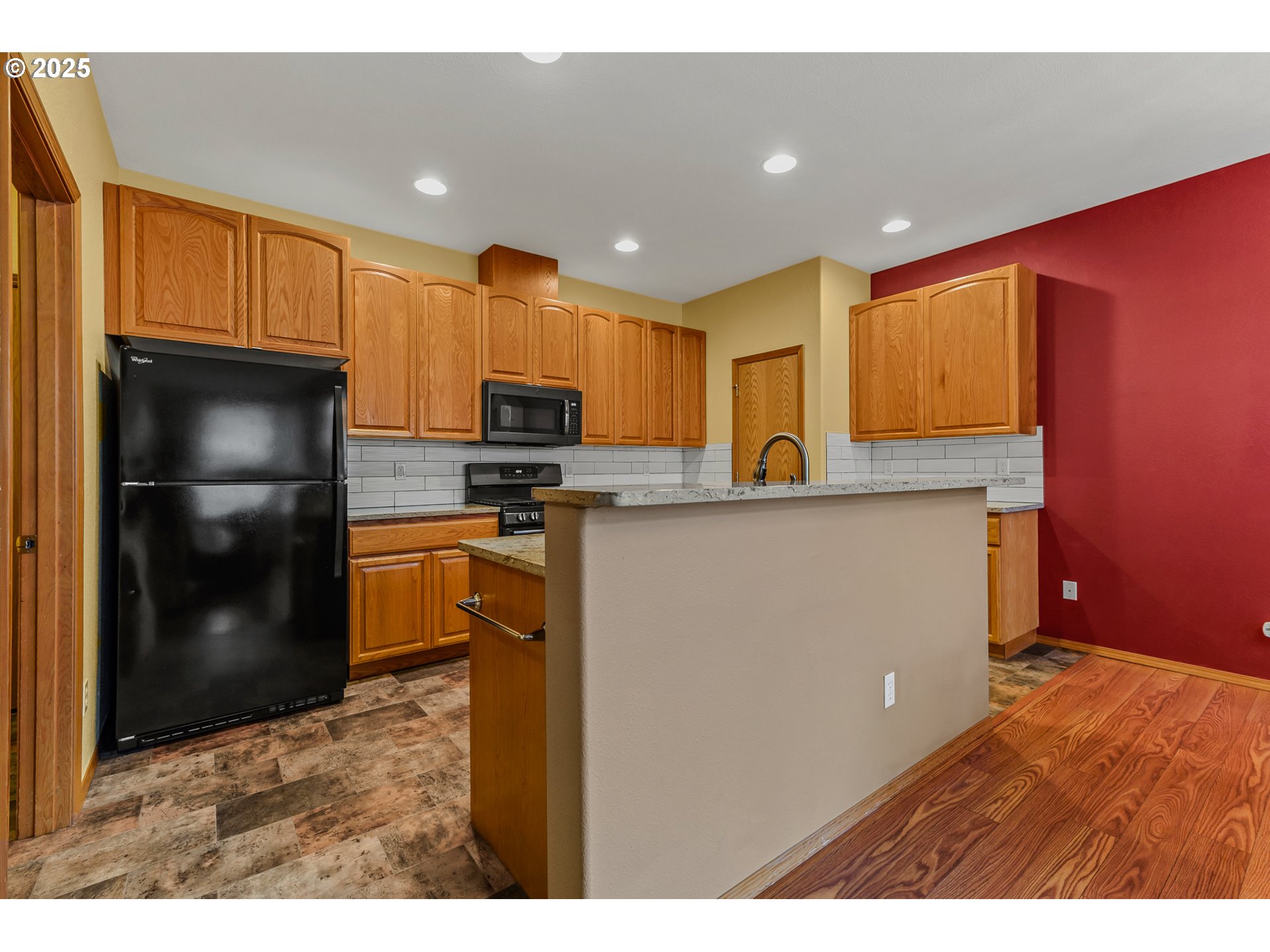 Photo #2: 387907410 Listing: Photo #2