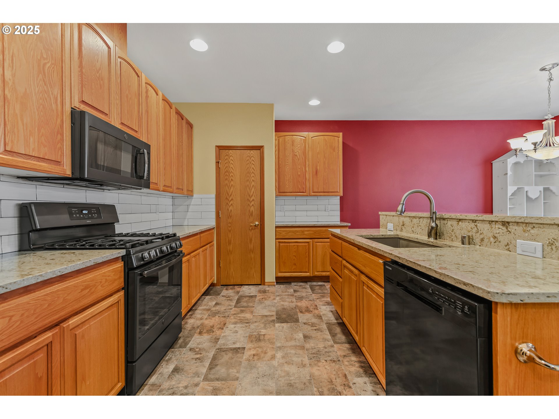 Photo #21: 387907410 Listing: Photo #21