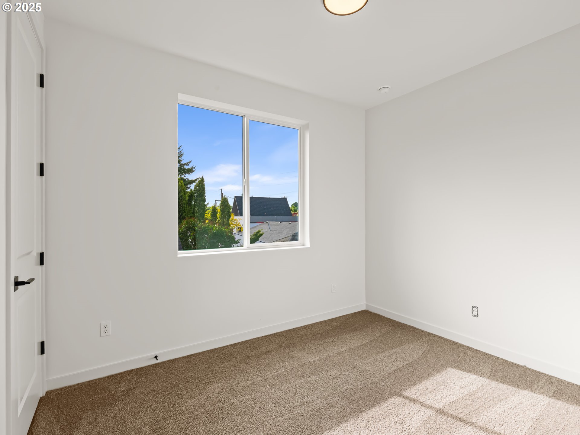 Photo #13: 387983328 Listing: Photo #13