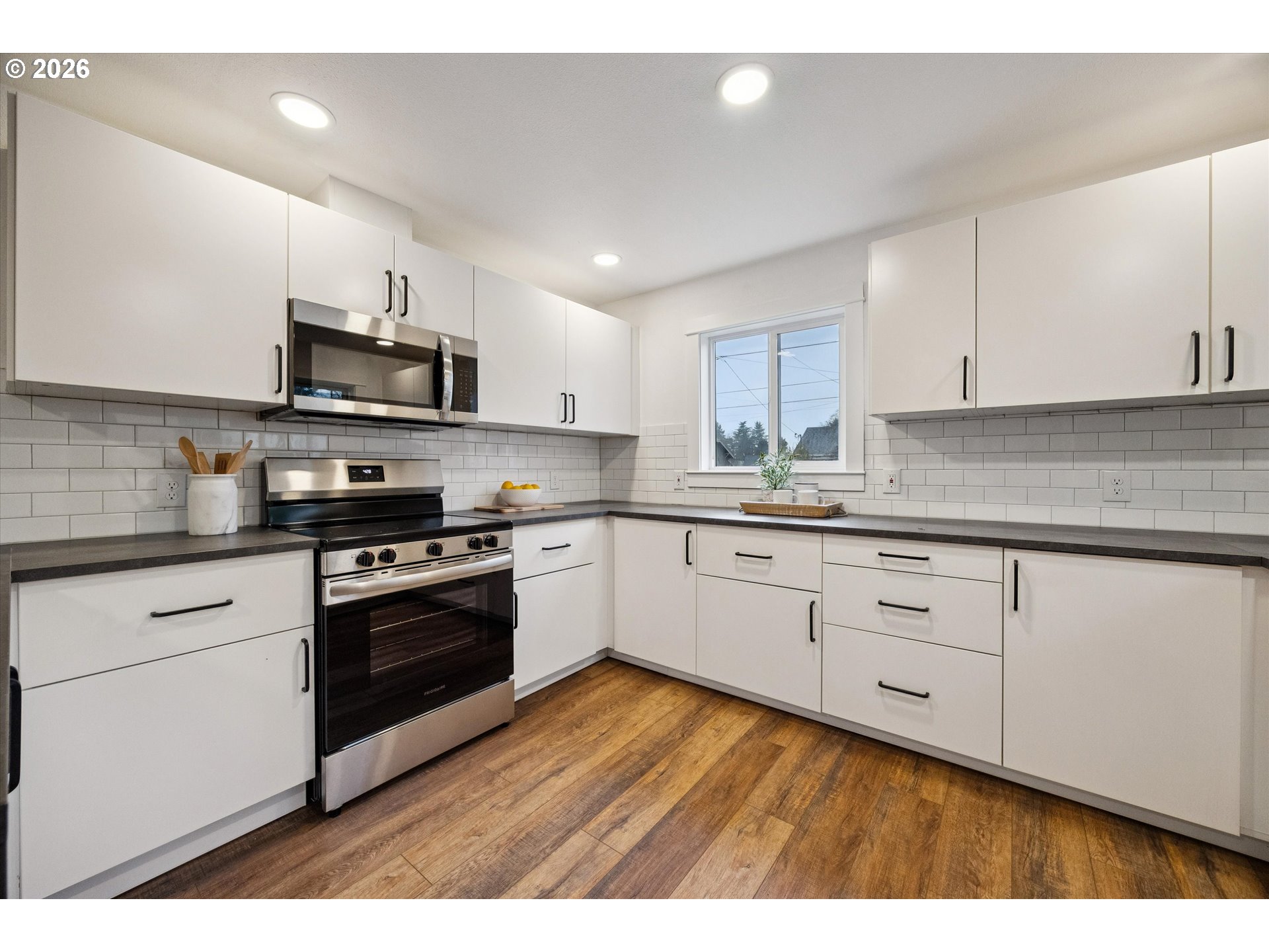 Photo #6: 388348421 Listing: Photo #6