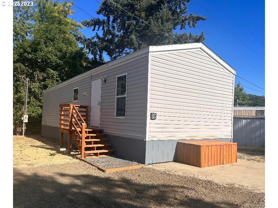 600 LEIKEN LN, Roseburg, OR, 97470
