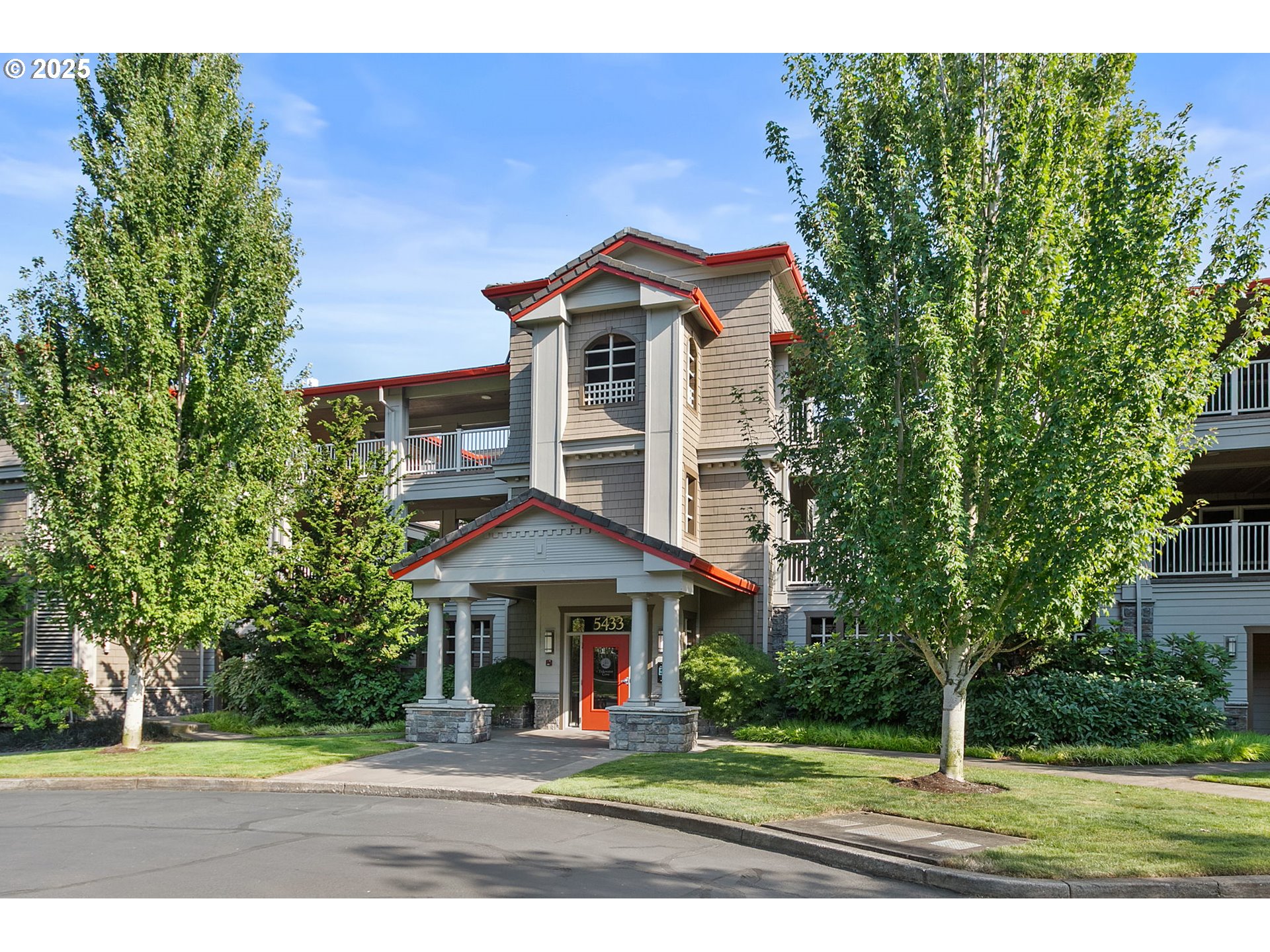 Photo #5: 389845922 Listing 
