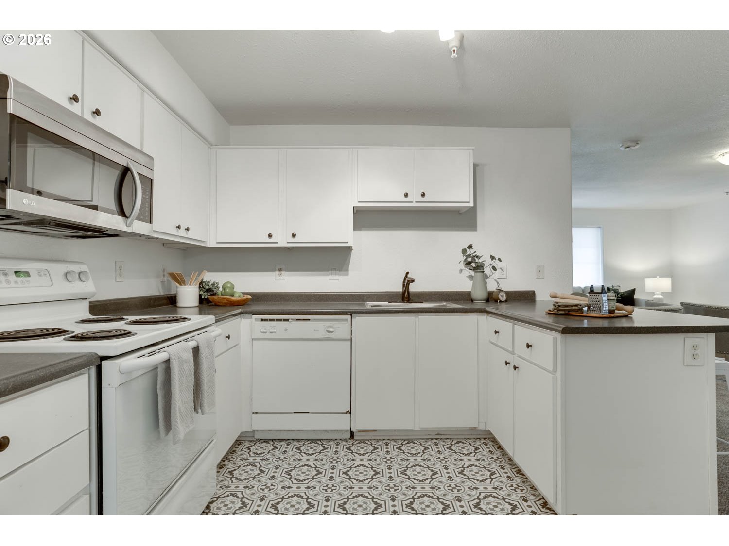 Photo #6: 389879553 Listing: Photo #6