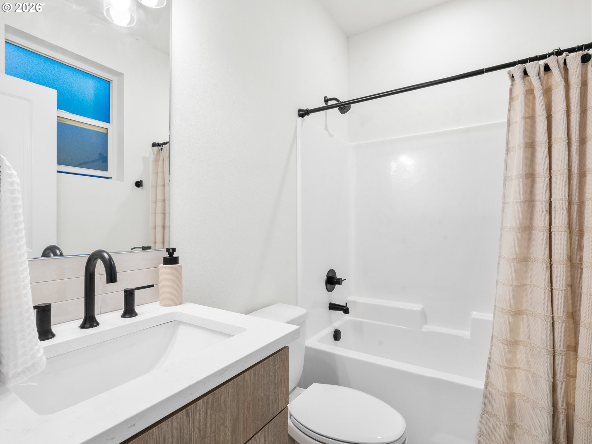 8328 N Bank ST, Portland, OR, 97203