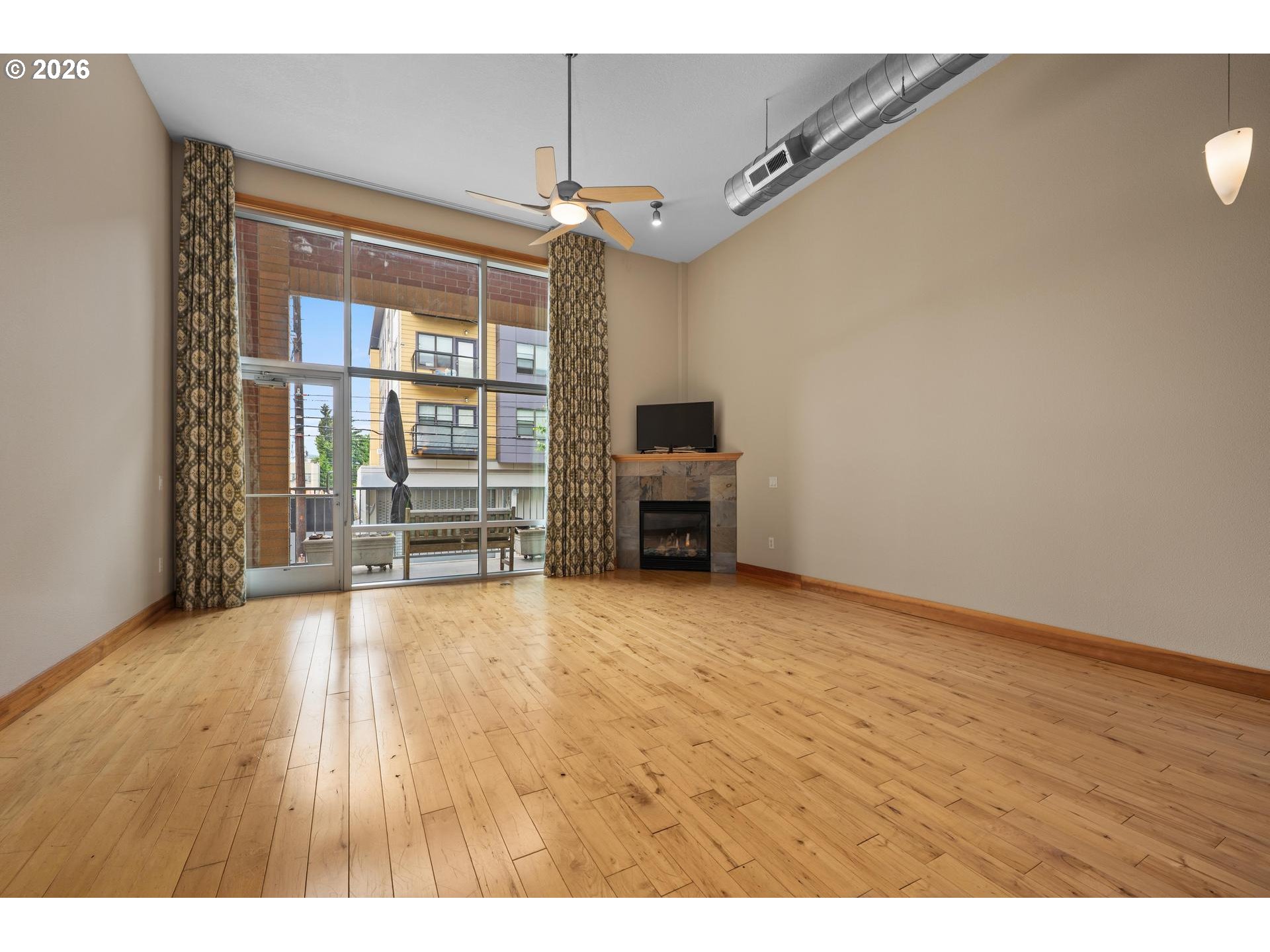 Photo #8: 392018103 Listing: Photo #8