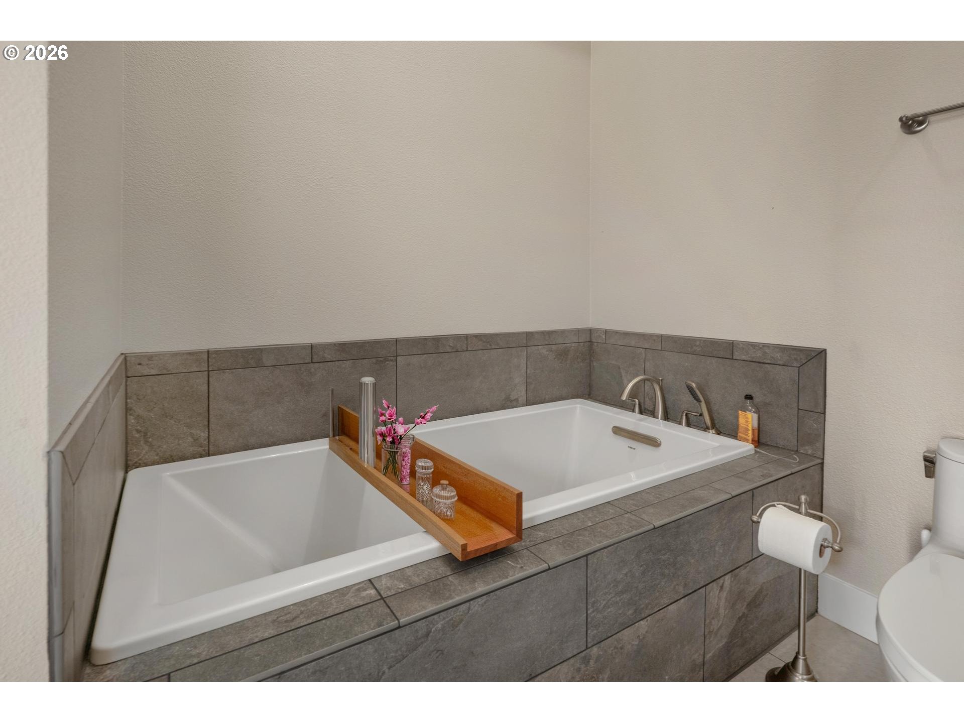 Photo #26: 392018103 Listing: Photo #26