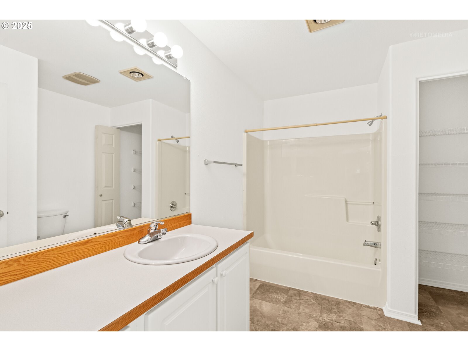 Photo #30: 392222736 Listing: Photo #30