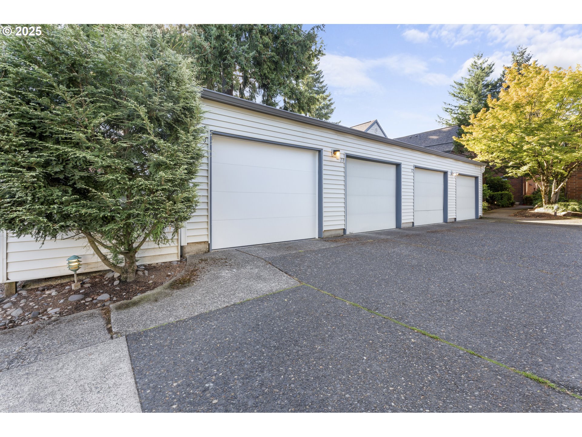 Photo #6: 392327876 Listing 
