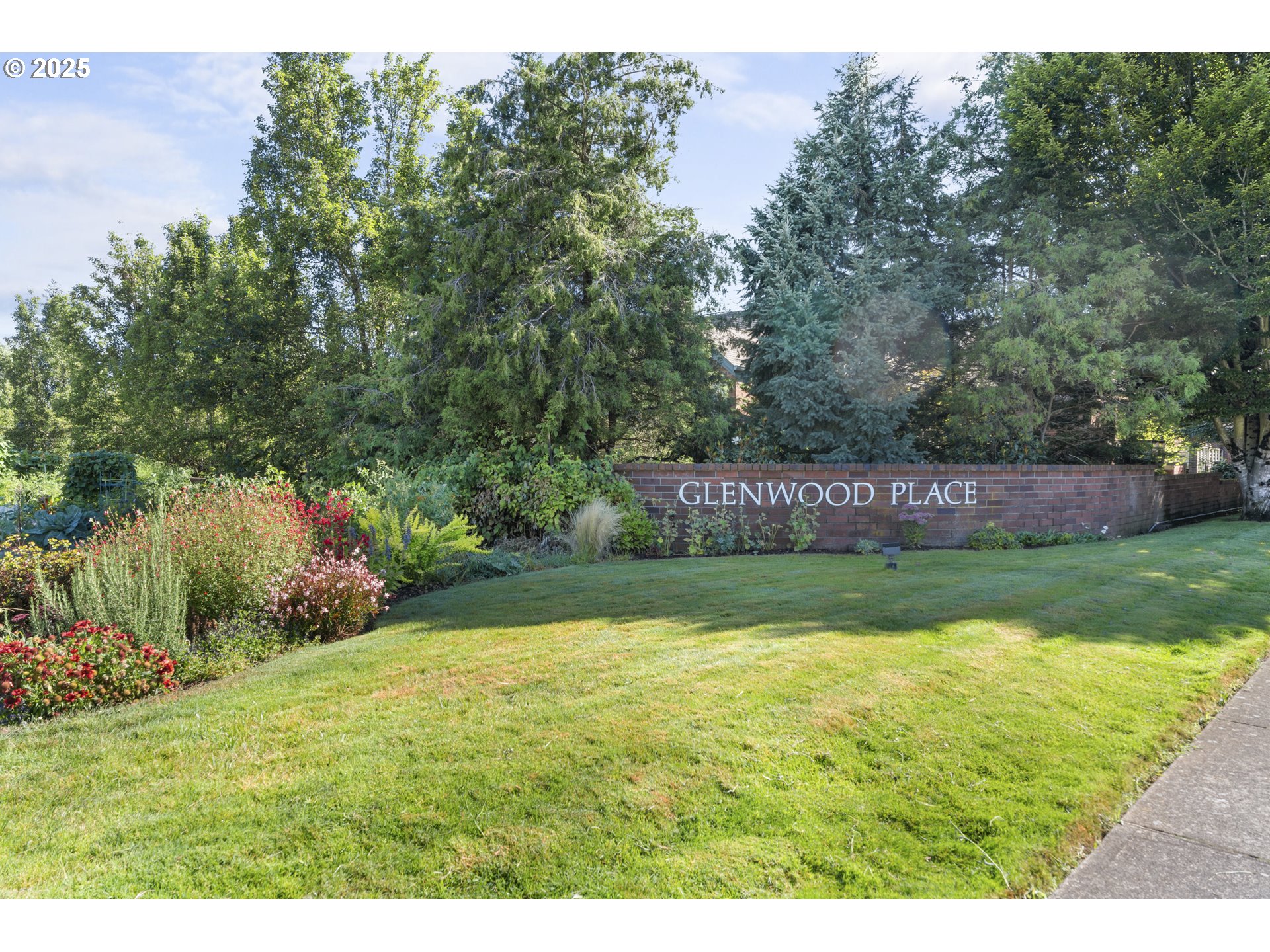 Photo #2: 392327876 Listing 