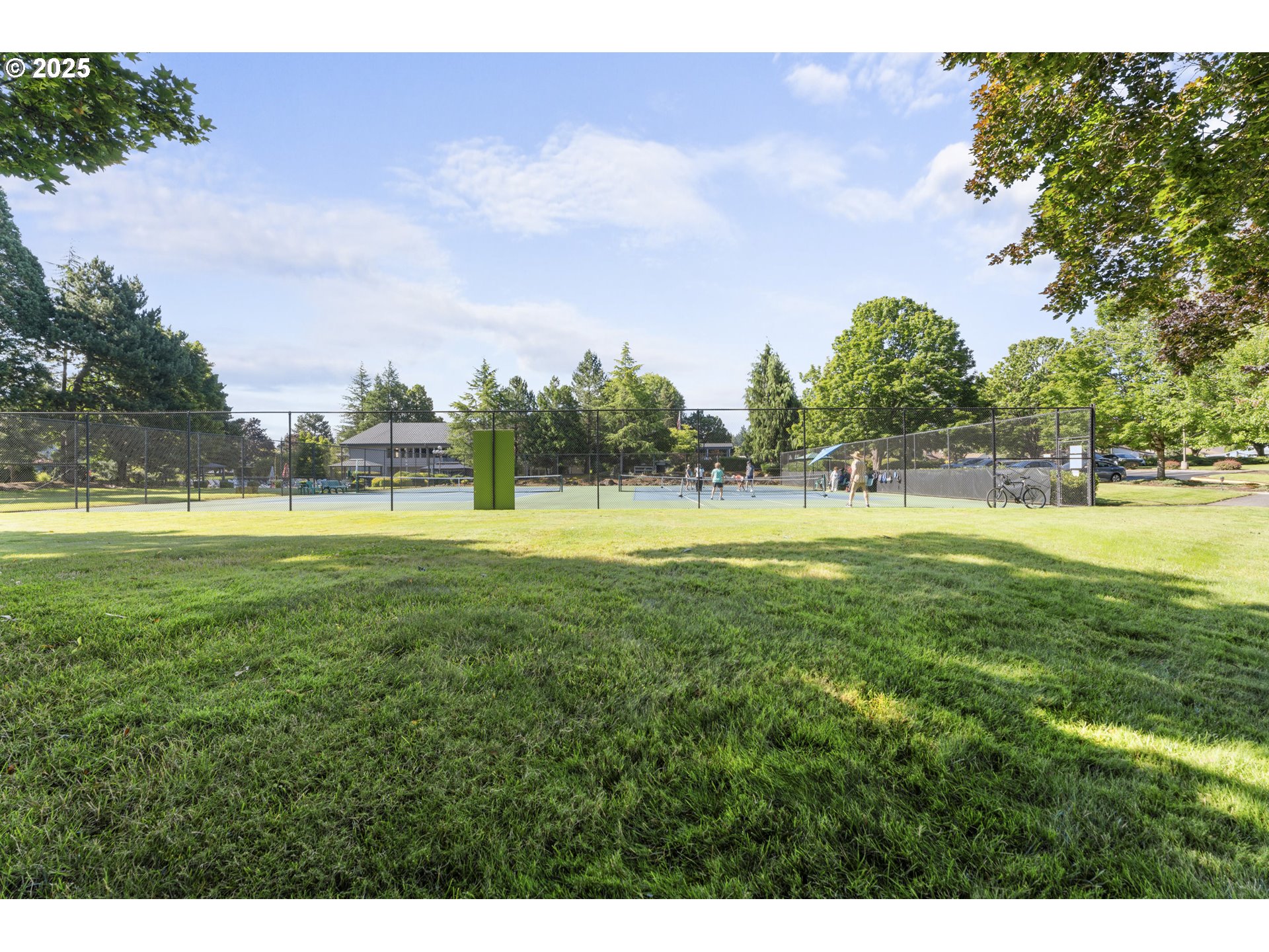 Photo #4: 392327876 Listing 