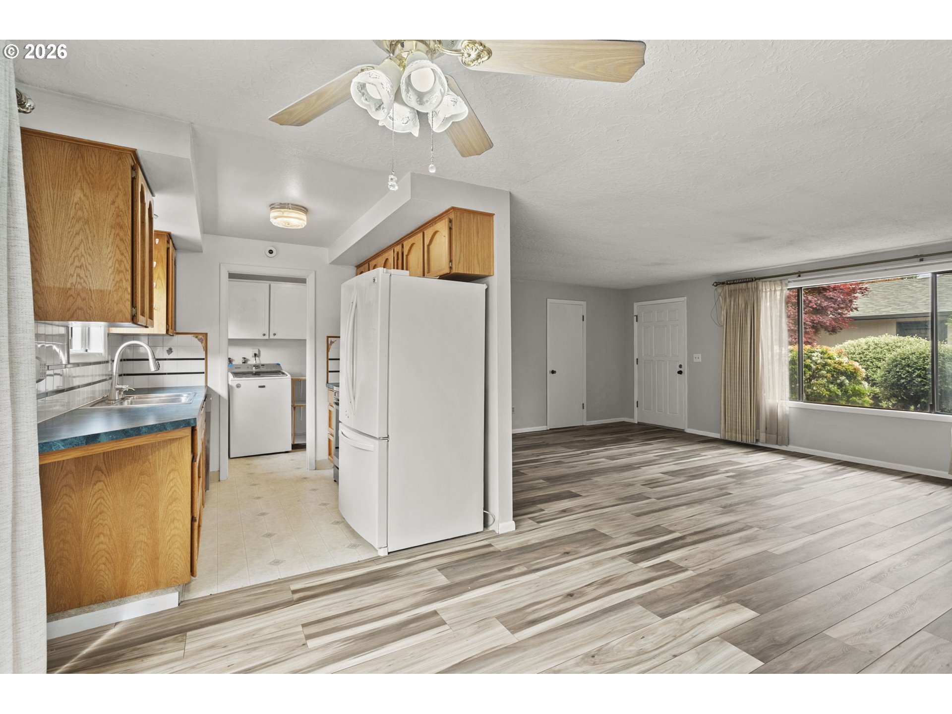 Photo #11: 392366690 Listing: Photo #11