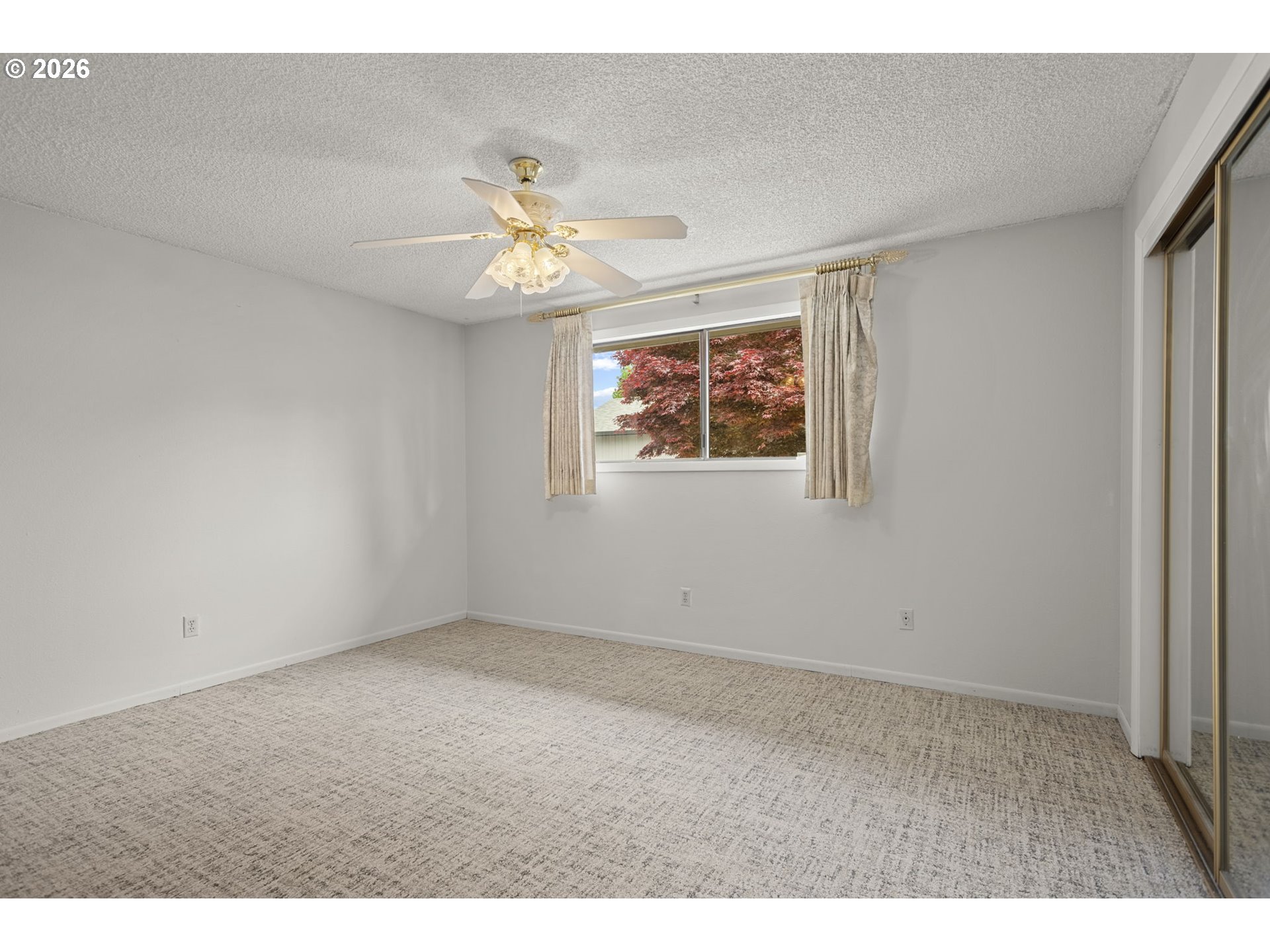 Photo #17: 392366690 Listing: Photo #17