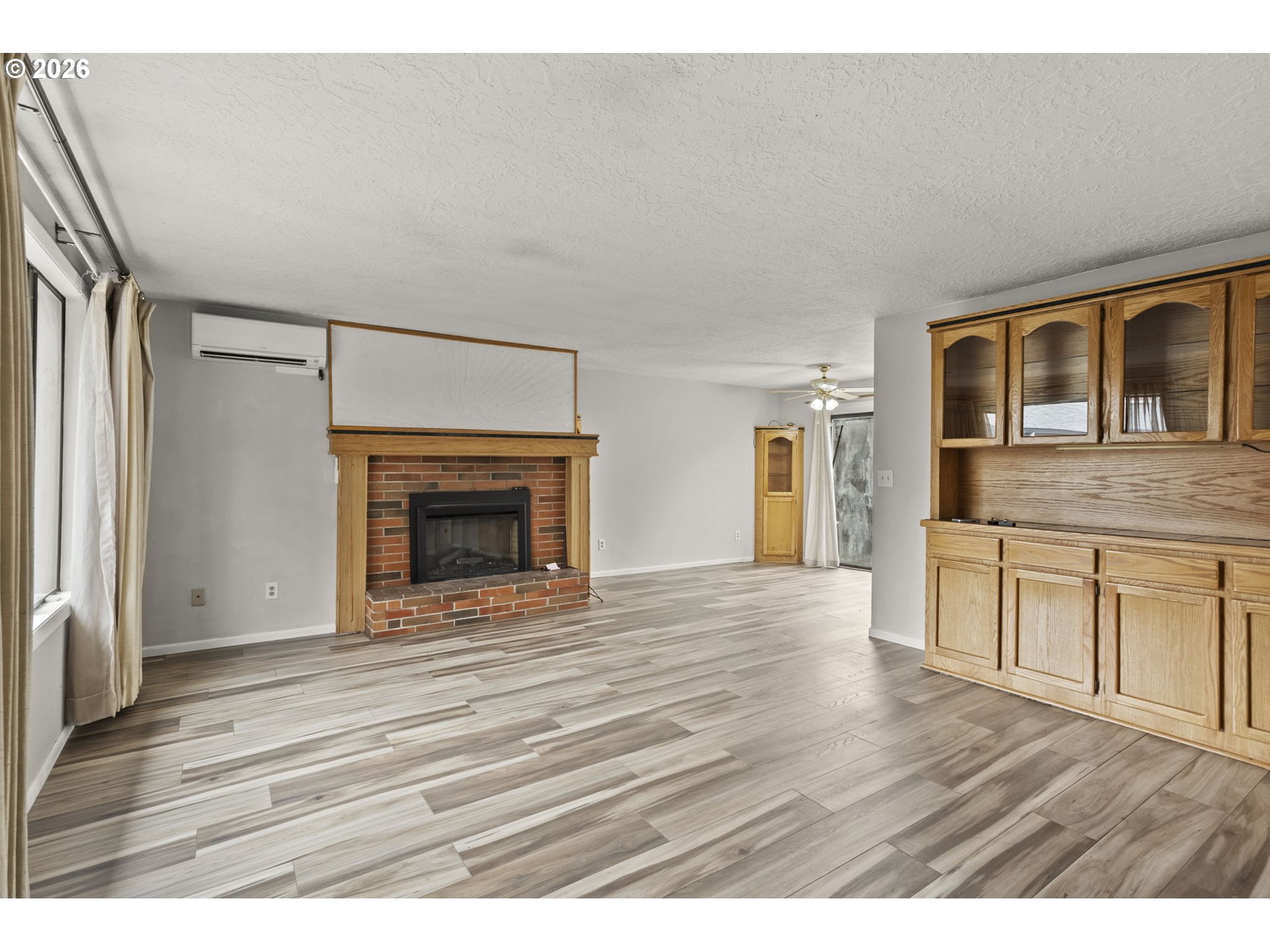 Photo #2: 392366690 Listing: Photo #2