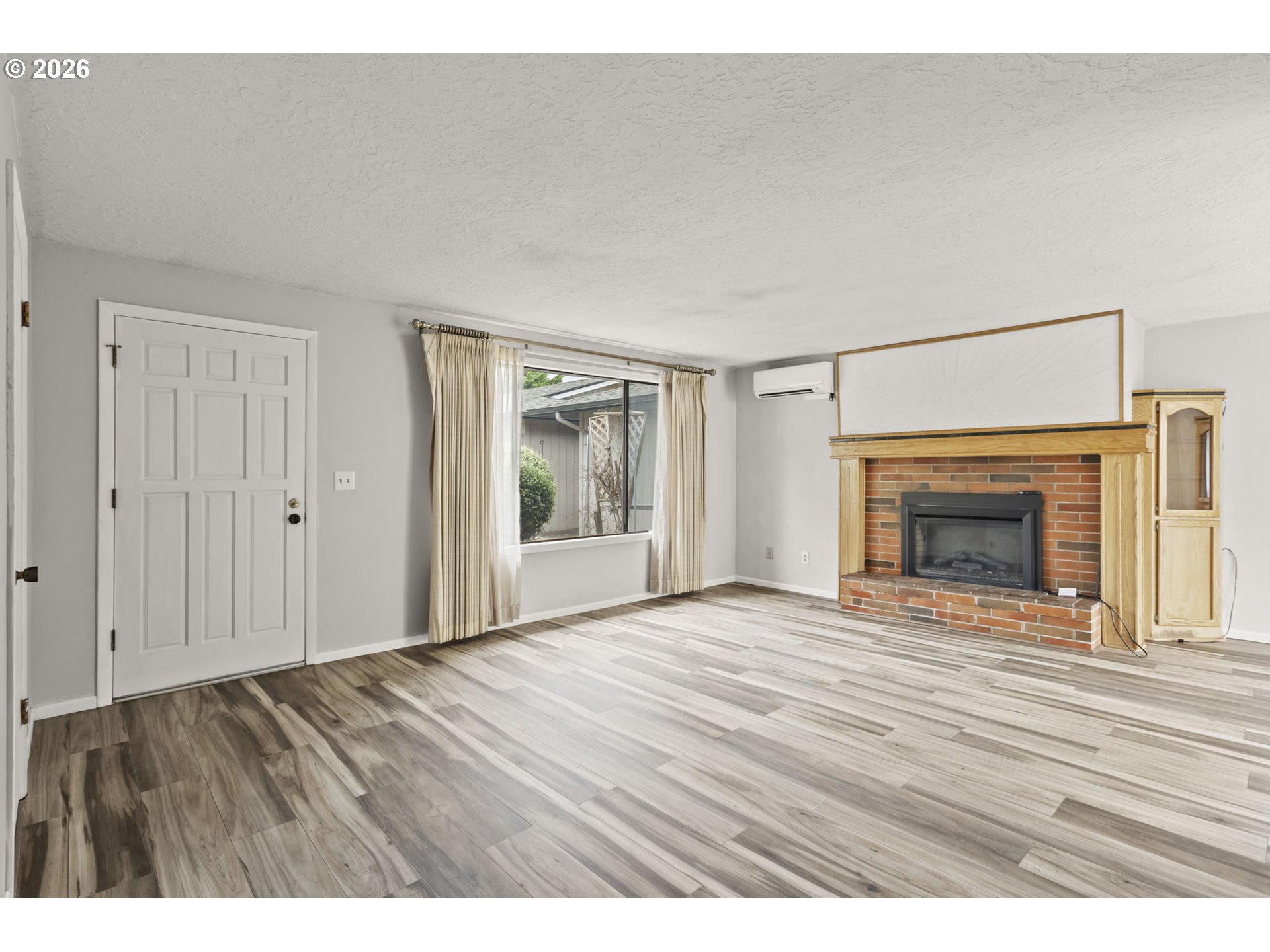 Photo #3: 392366690 Listing: Photo #3