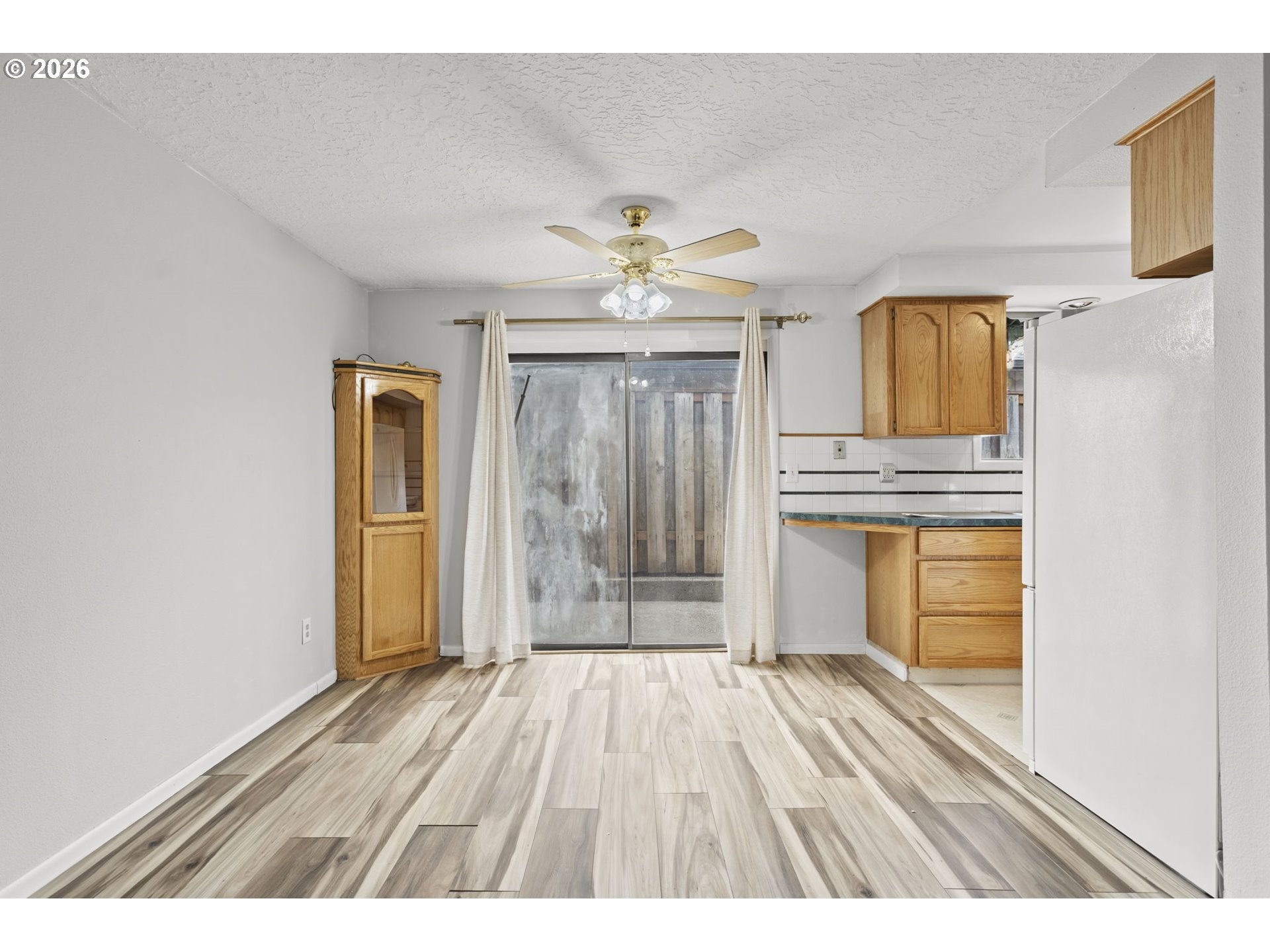 Photo #8: 392366690 Listing: Photo #8