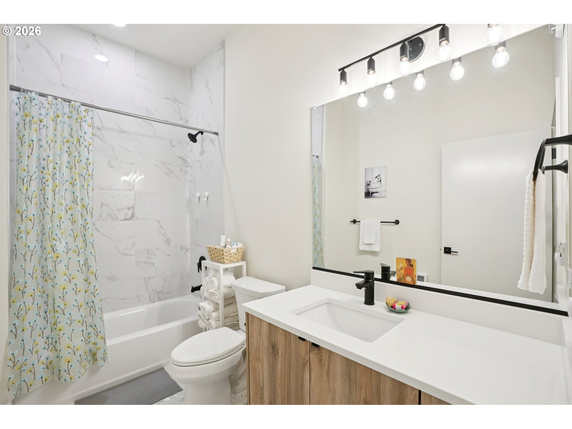 Photo #17: 393412967 Listing: Photo #17