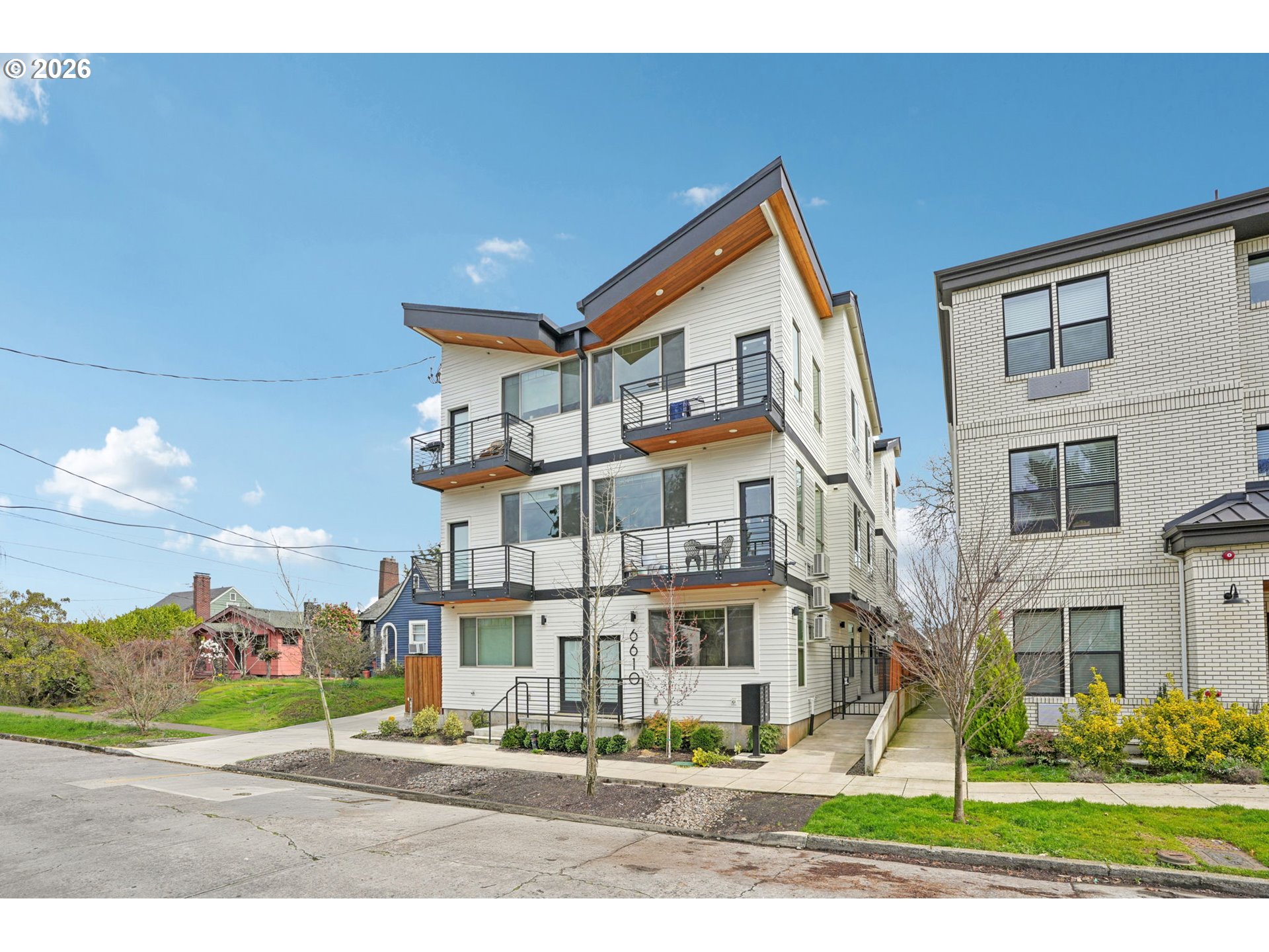 Photo #3: 393412967 Listing: Photo #3