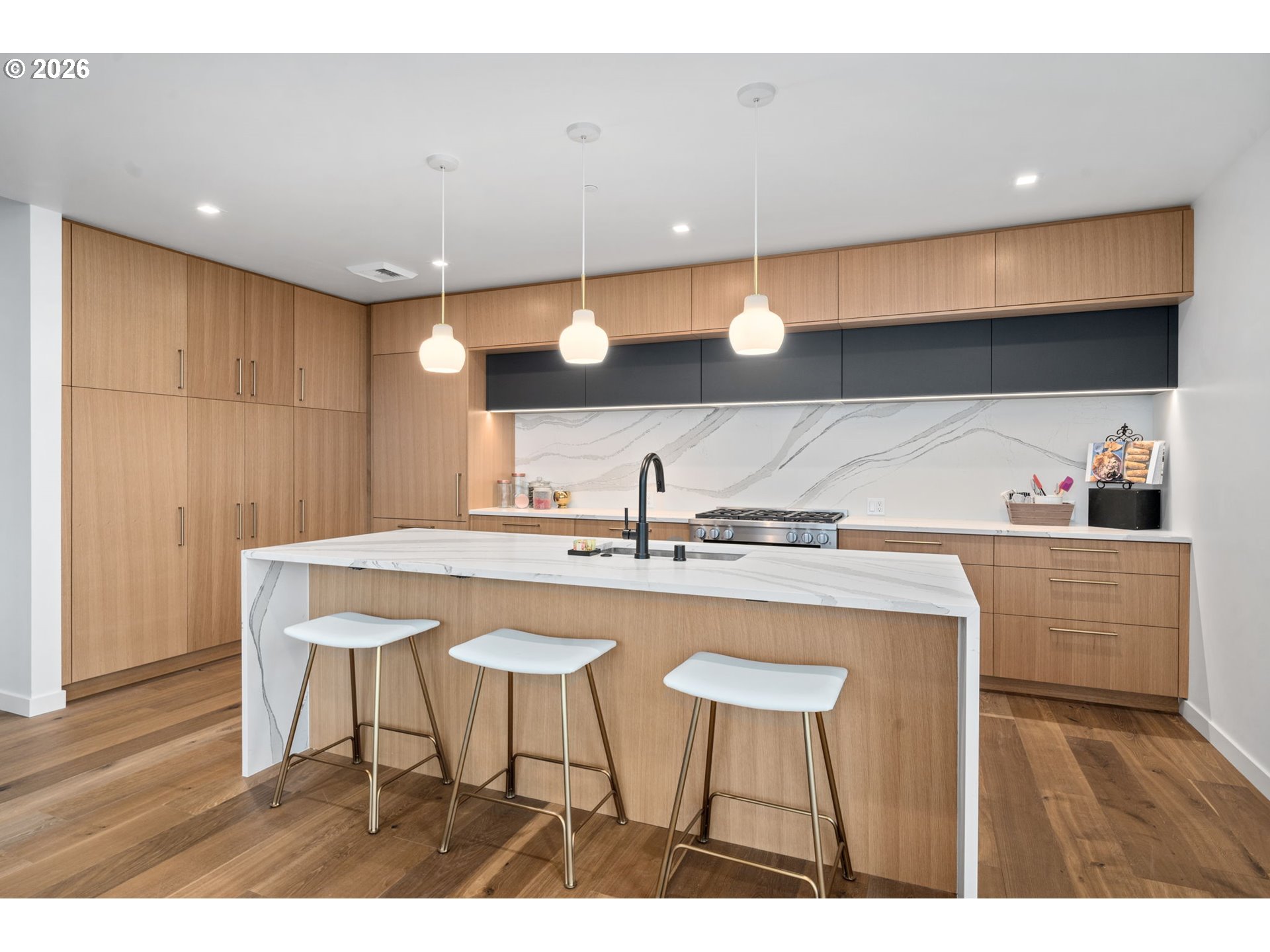 Photo #4: 394251011 Listing: Photo #4