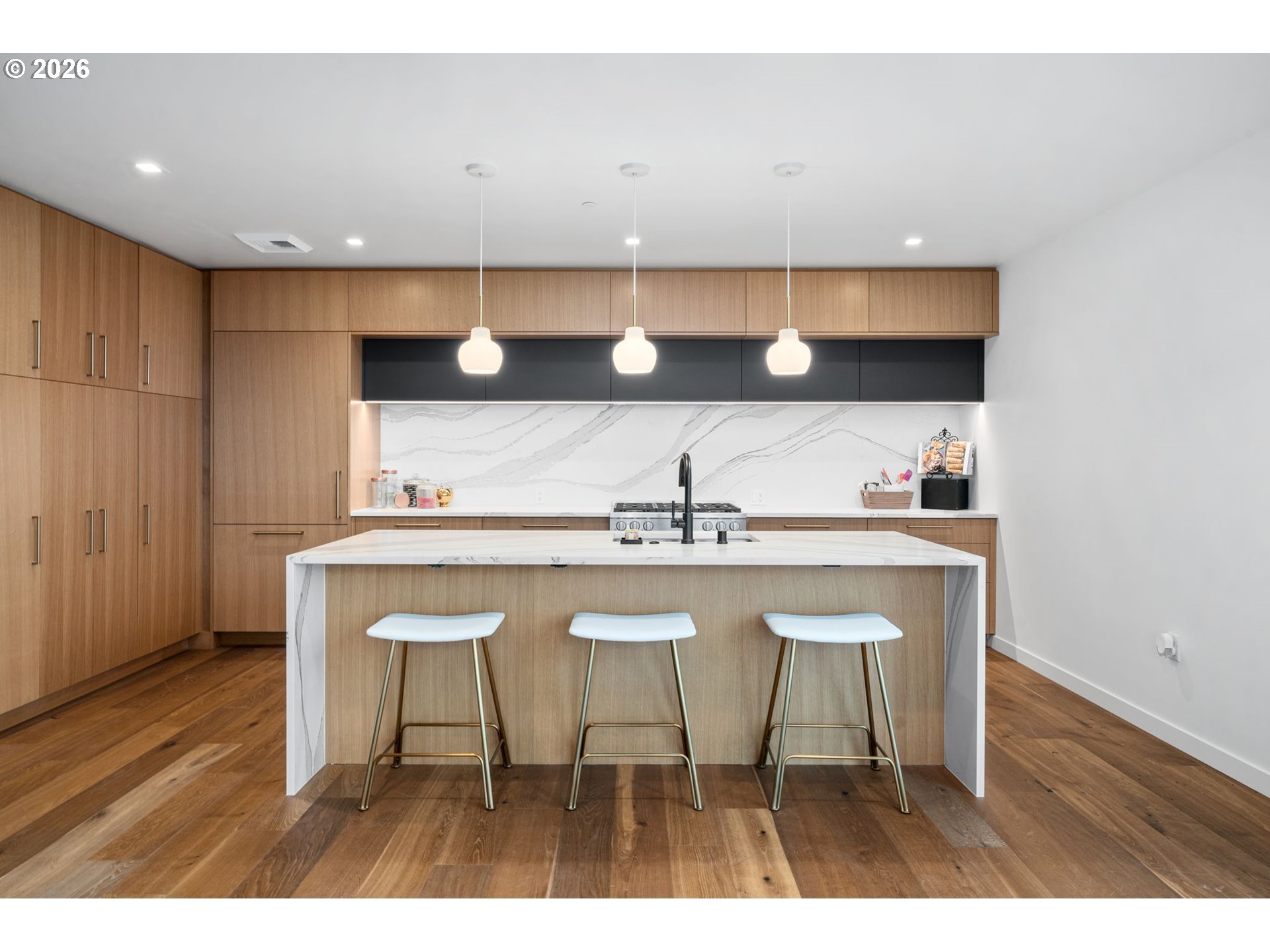 Photo #3: 394251011 Listing: Photo #3