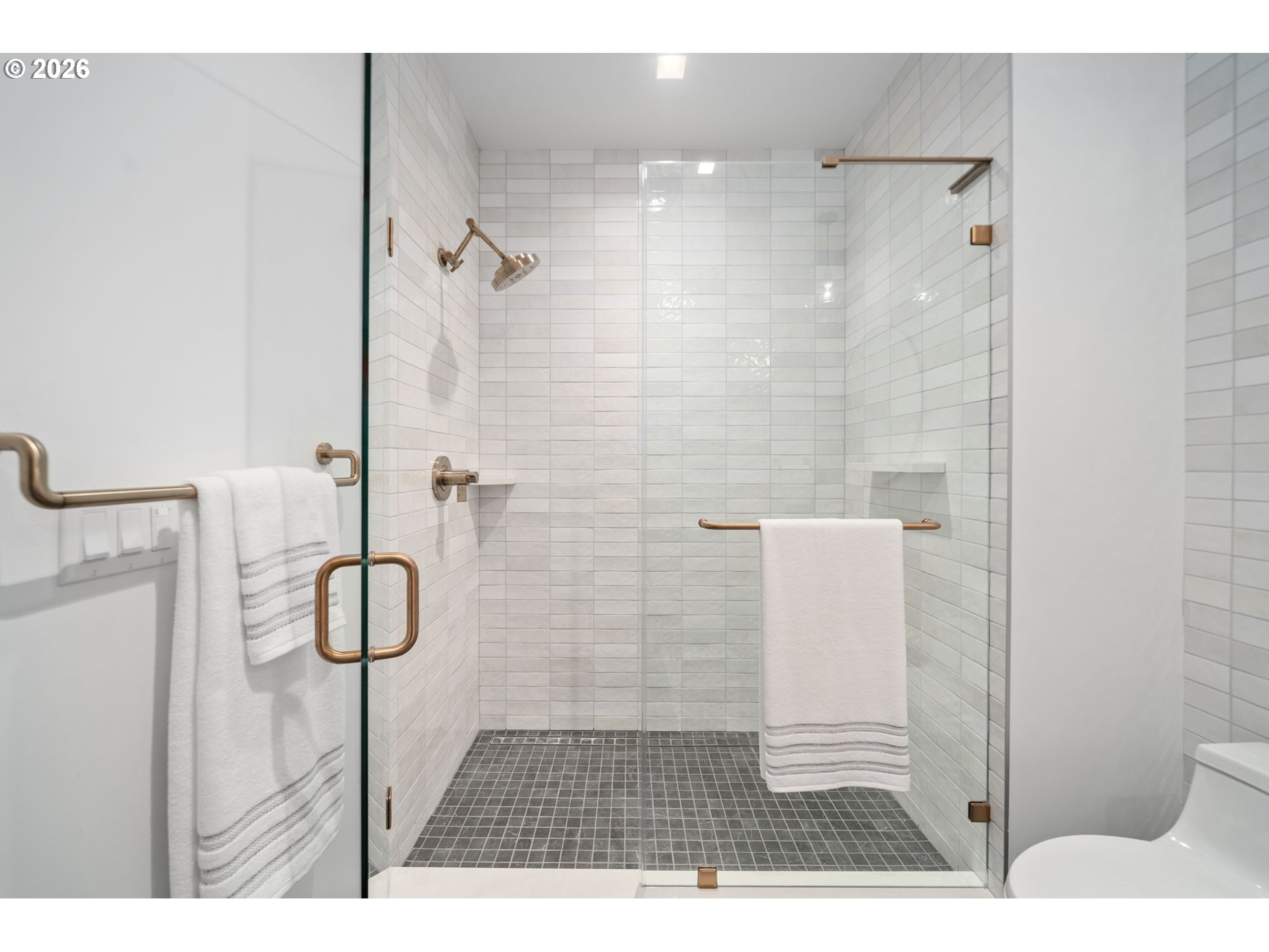 Photo #22: 394251011 Listing: Photo #22