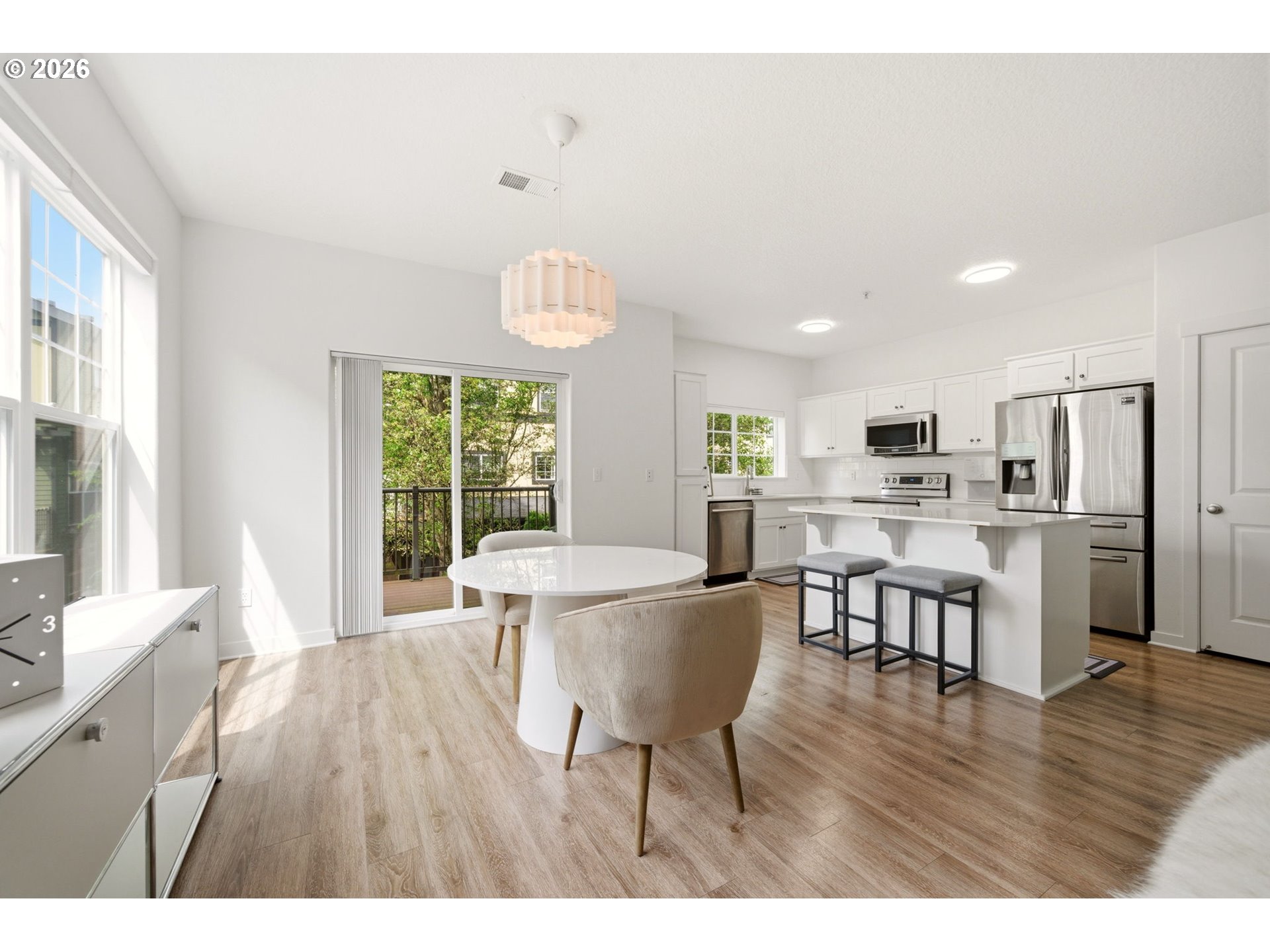 Photo #3: 394648368 Listing: Photo #3