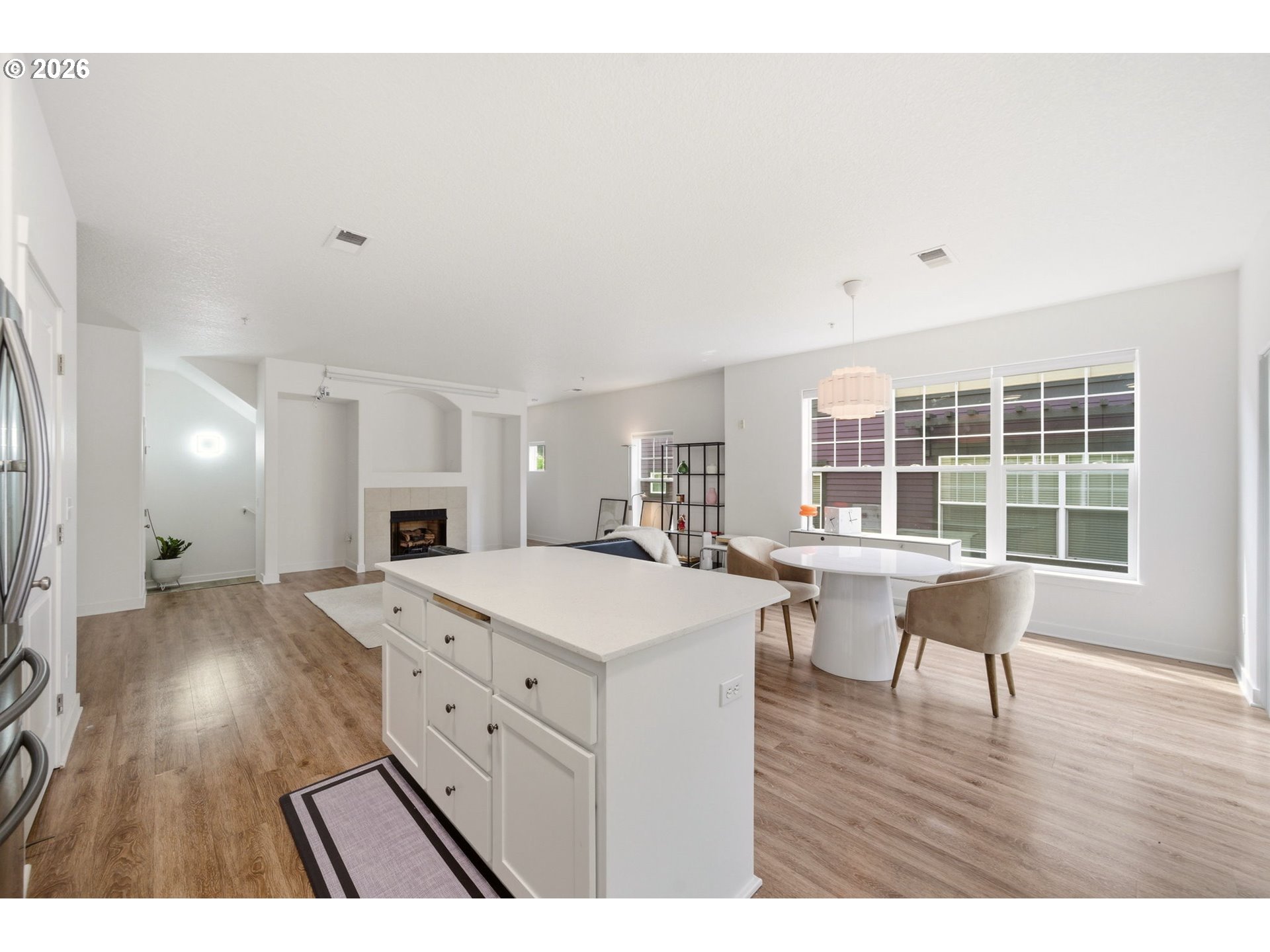 Photo #5: 394648368 Listing: Photo #5