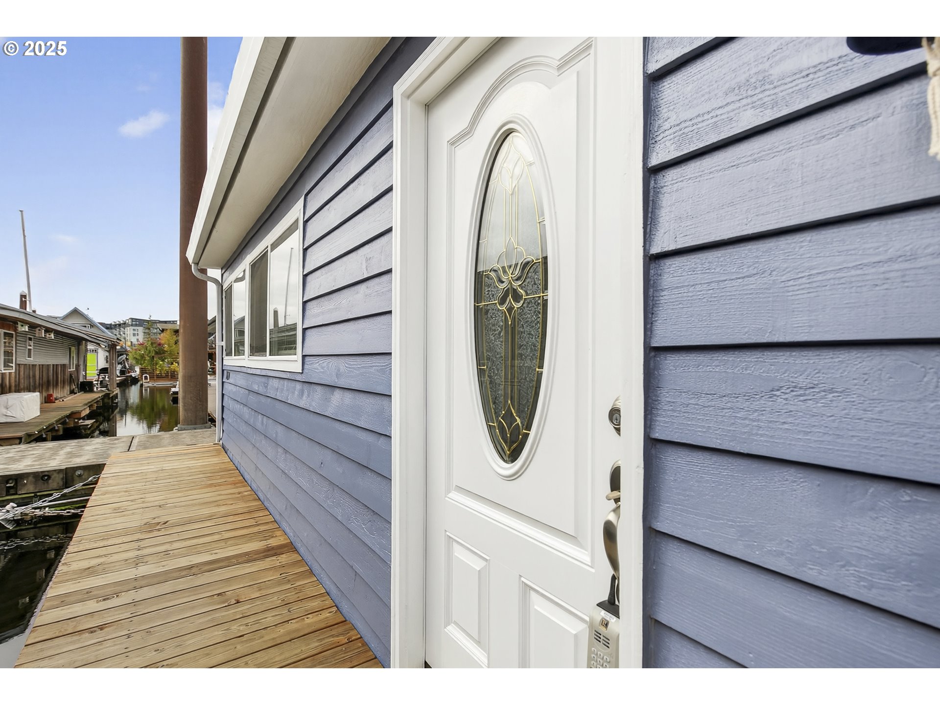 11630 N Island Cove LN, Portland, OR, 97217