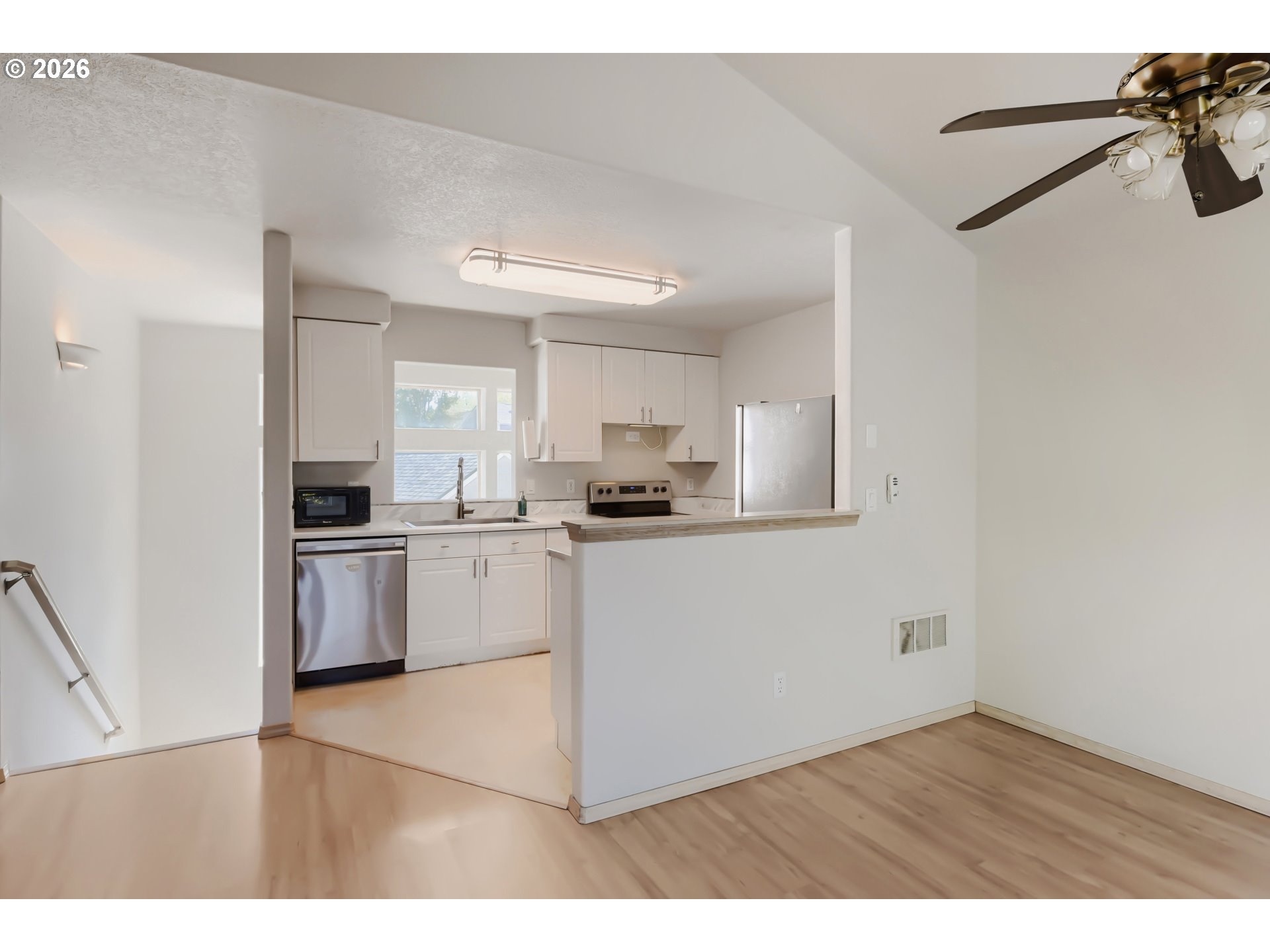 Photo #4: 396394094 Listing: Photo #4