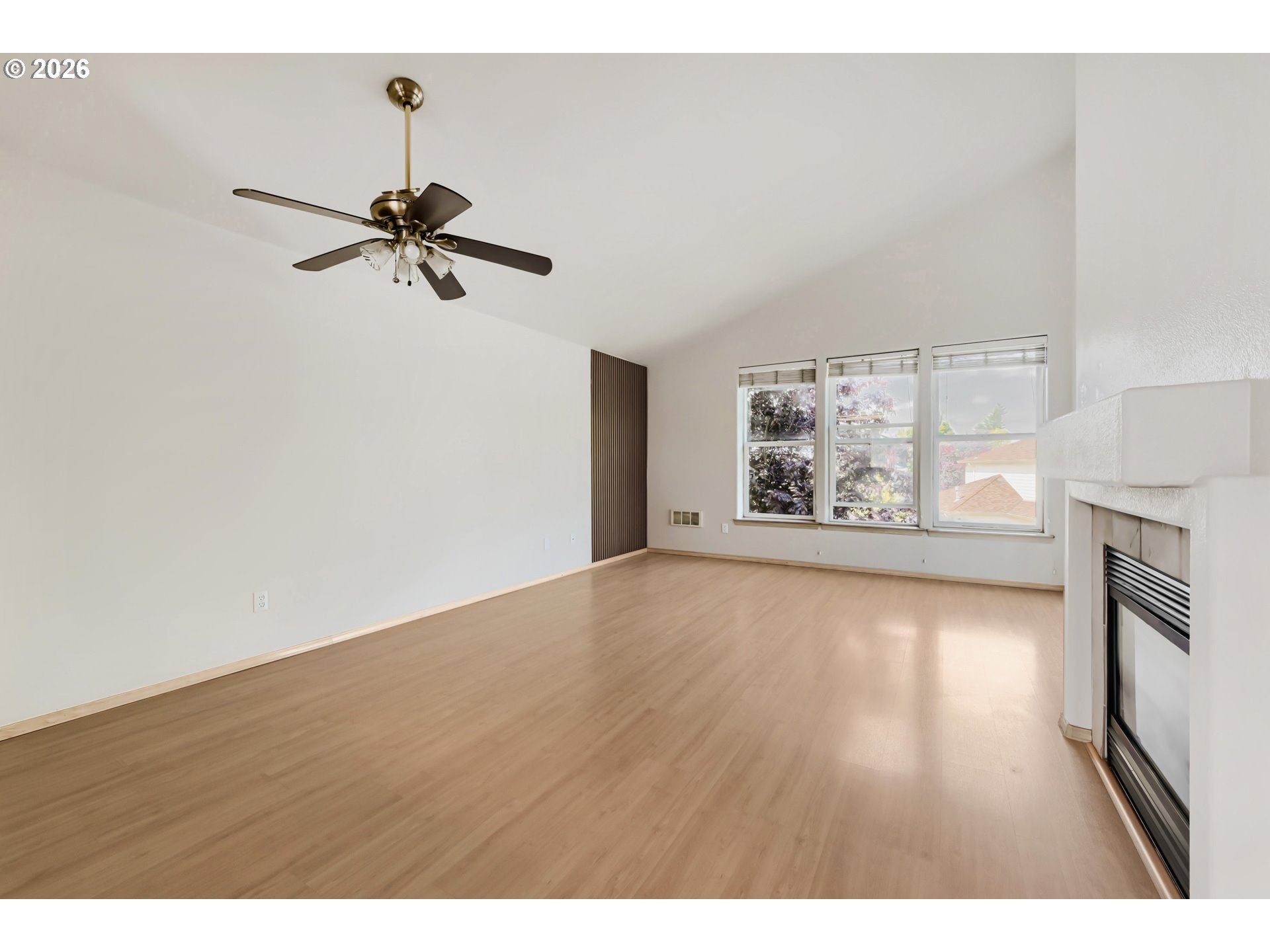 Photo #5: 396394094 Listing: Photo #5