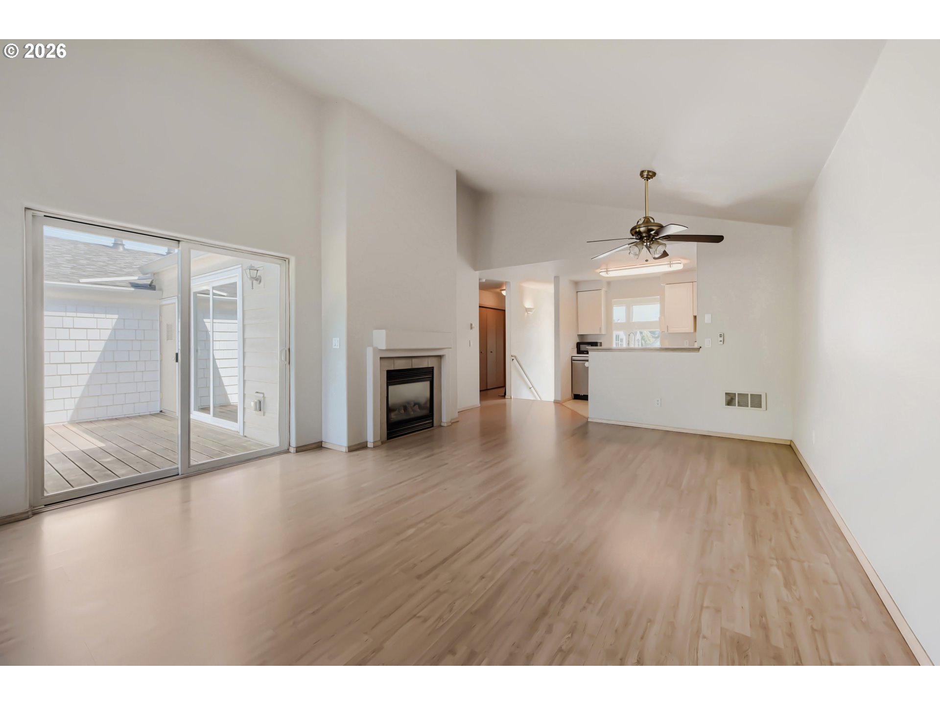 Photo #8: 396394094 Listing: Photo #8