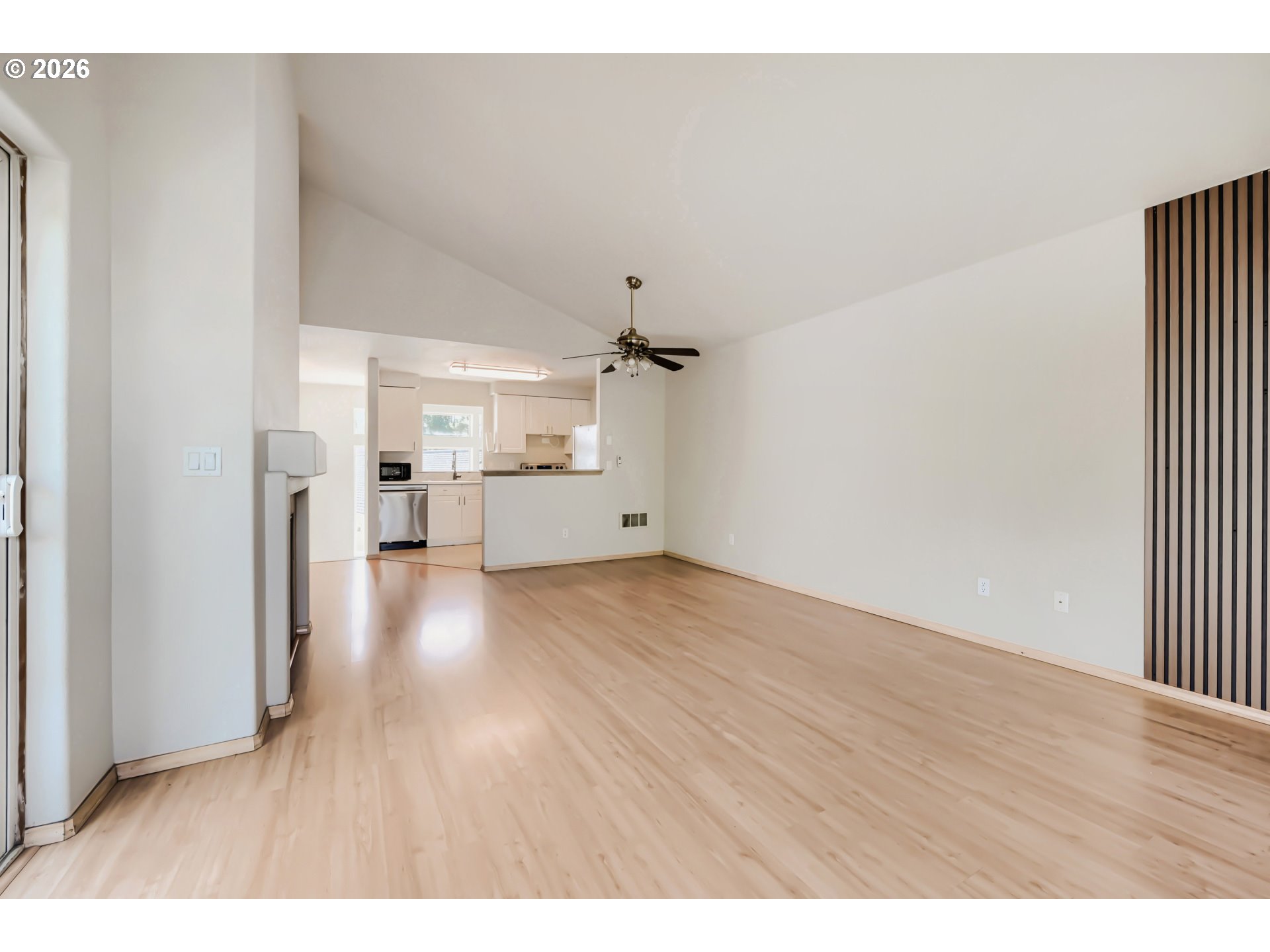 Photo #9: 396394094 Listing: Photo #9