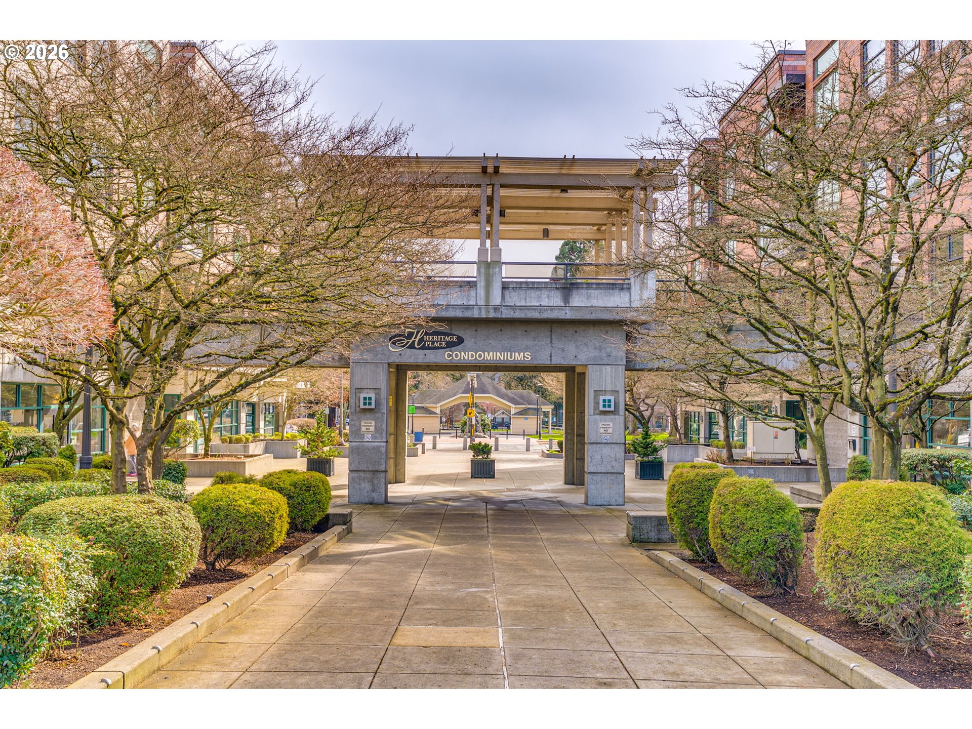 13 MOUNTAIN CIR, Lake Oswego, OR, 97035