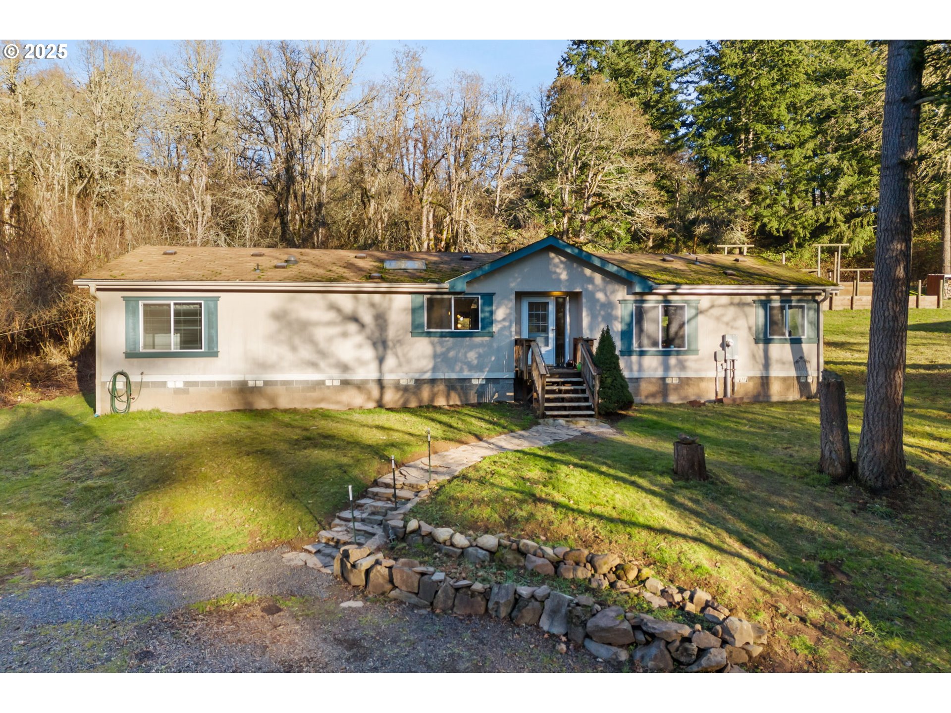 Photo of 10121 COMER CREEK DR Molalla OR 97038